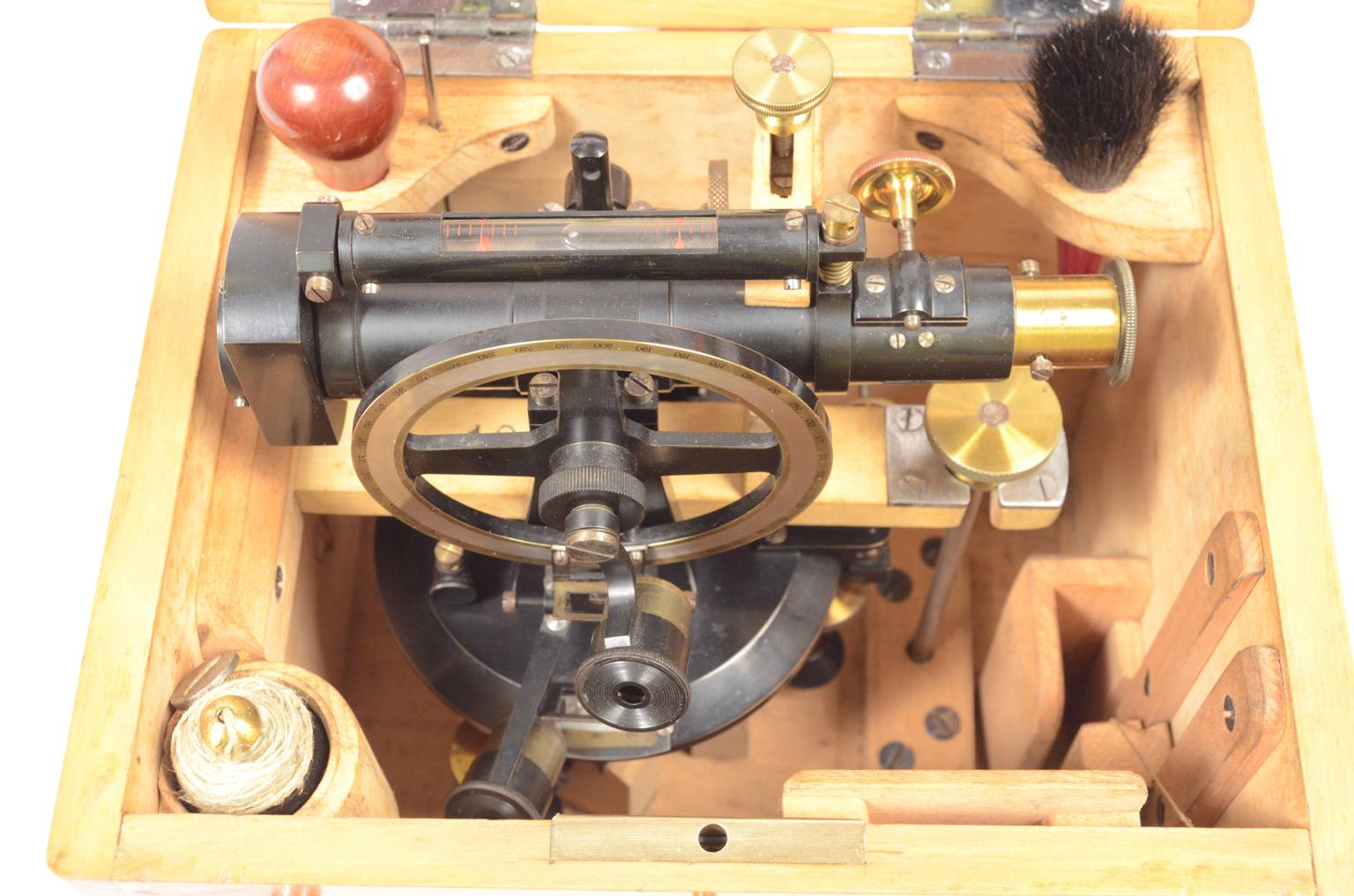 Antique measuring instruments/6967-Antique theodolite