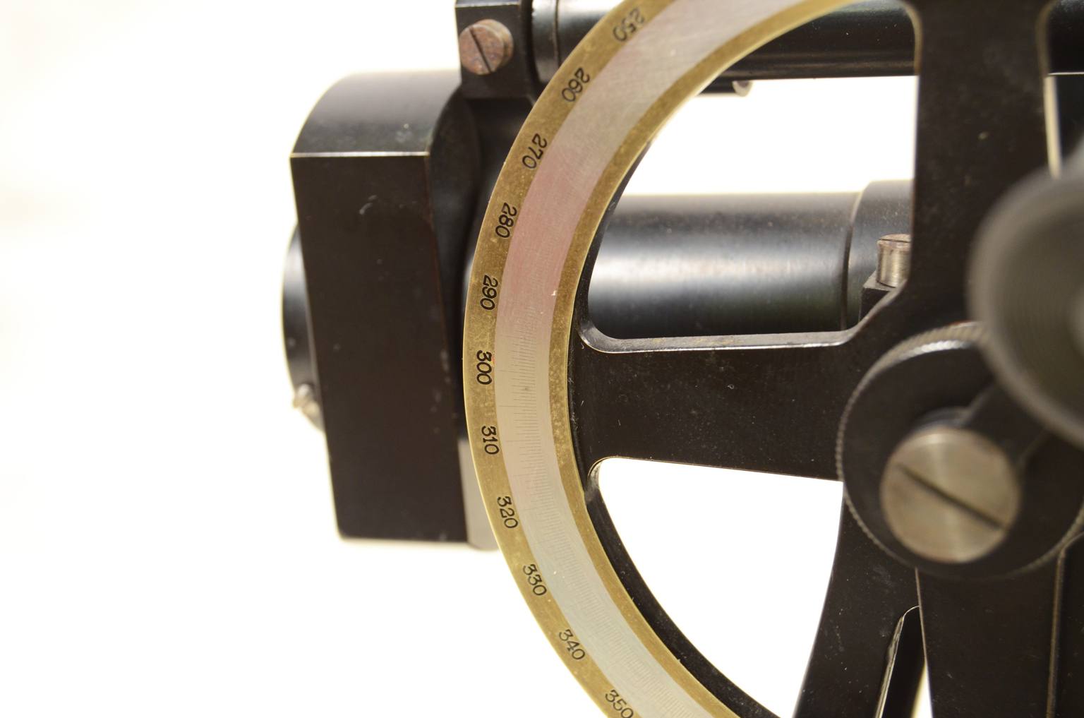 Antique measuring instruments/6967-Antique theodolite