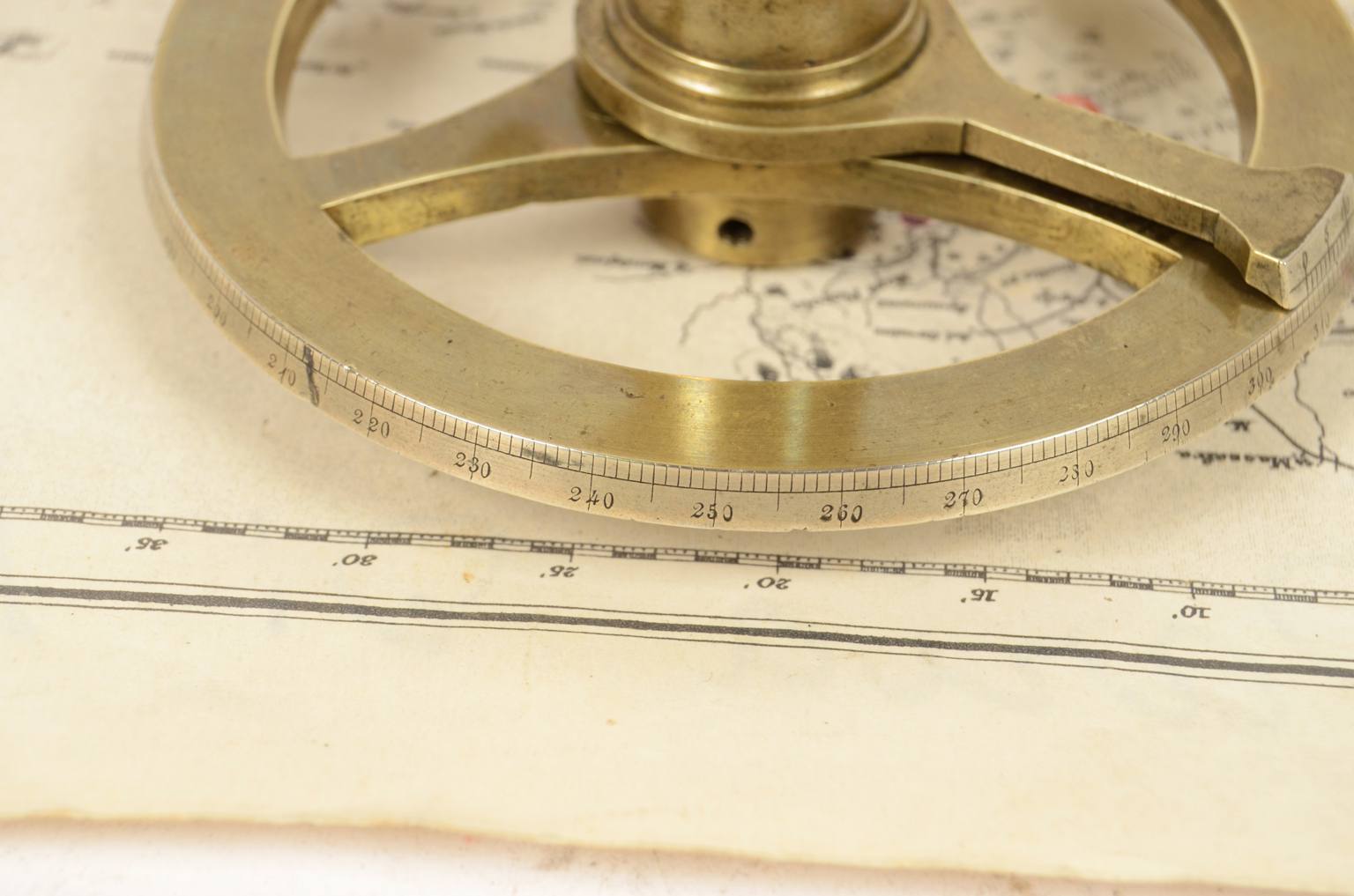 Antique measuring instruments/6968-Antique level