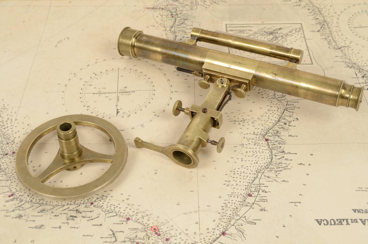 Antique measuring instruments/6968-Antique level