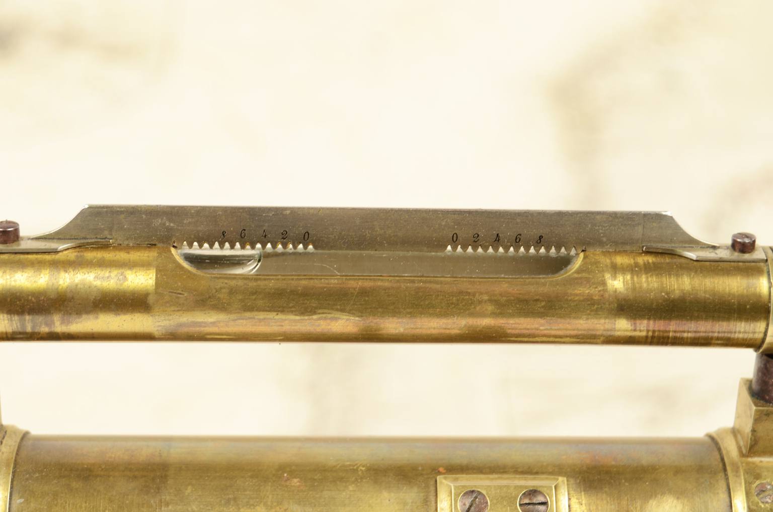 Strumenti di misura antichi/6968-Livello antico