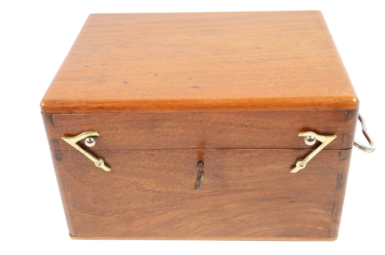 Strumenti di misura antichi/6969-Livello antico