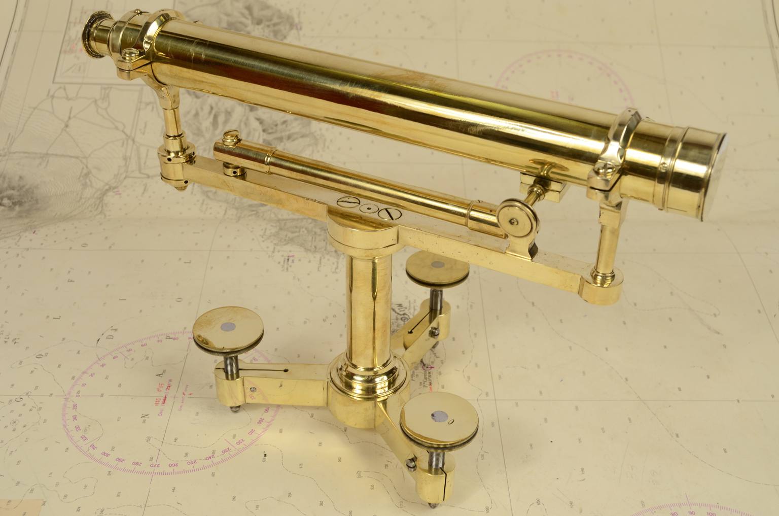 Strumenti di misura antichi/6984-Livello topografico