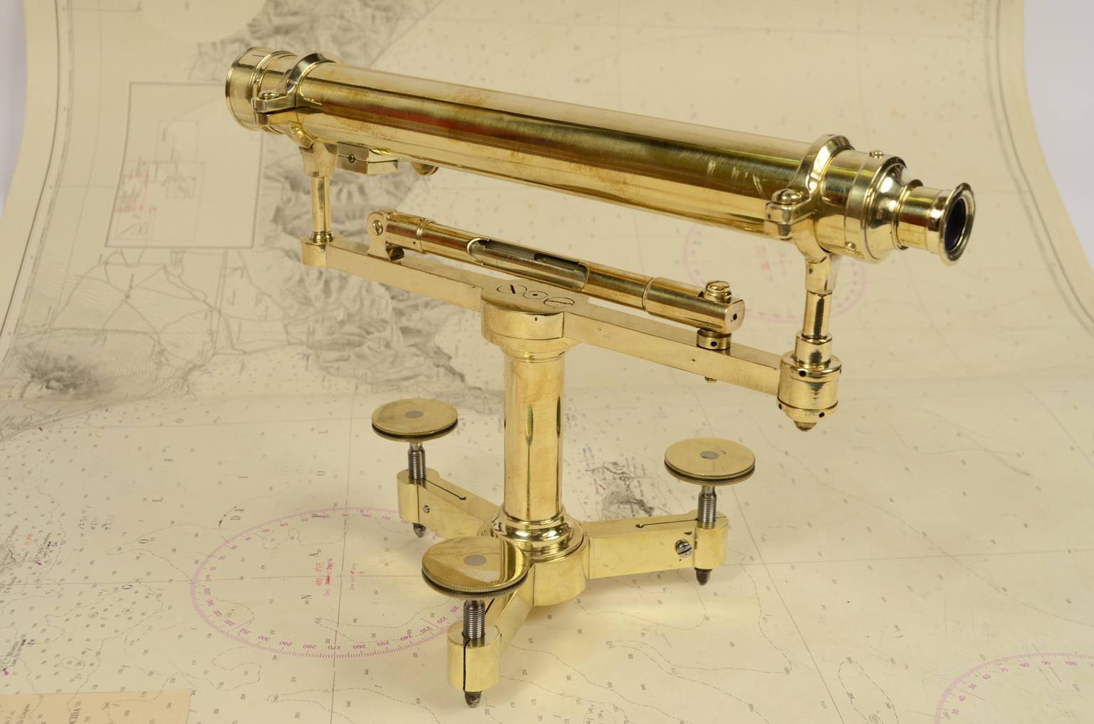 Strumenti di misura antichi/6984-Livello topografico