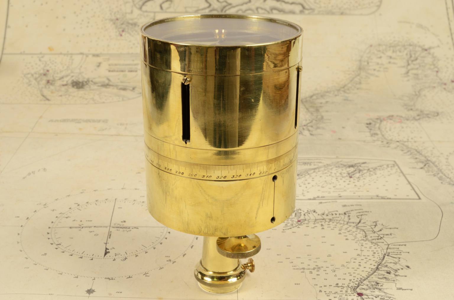 Antique measuring instruments/6985-Land-surveyor squaring