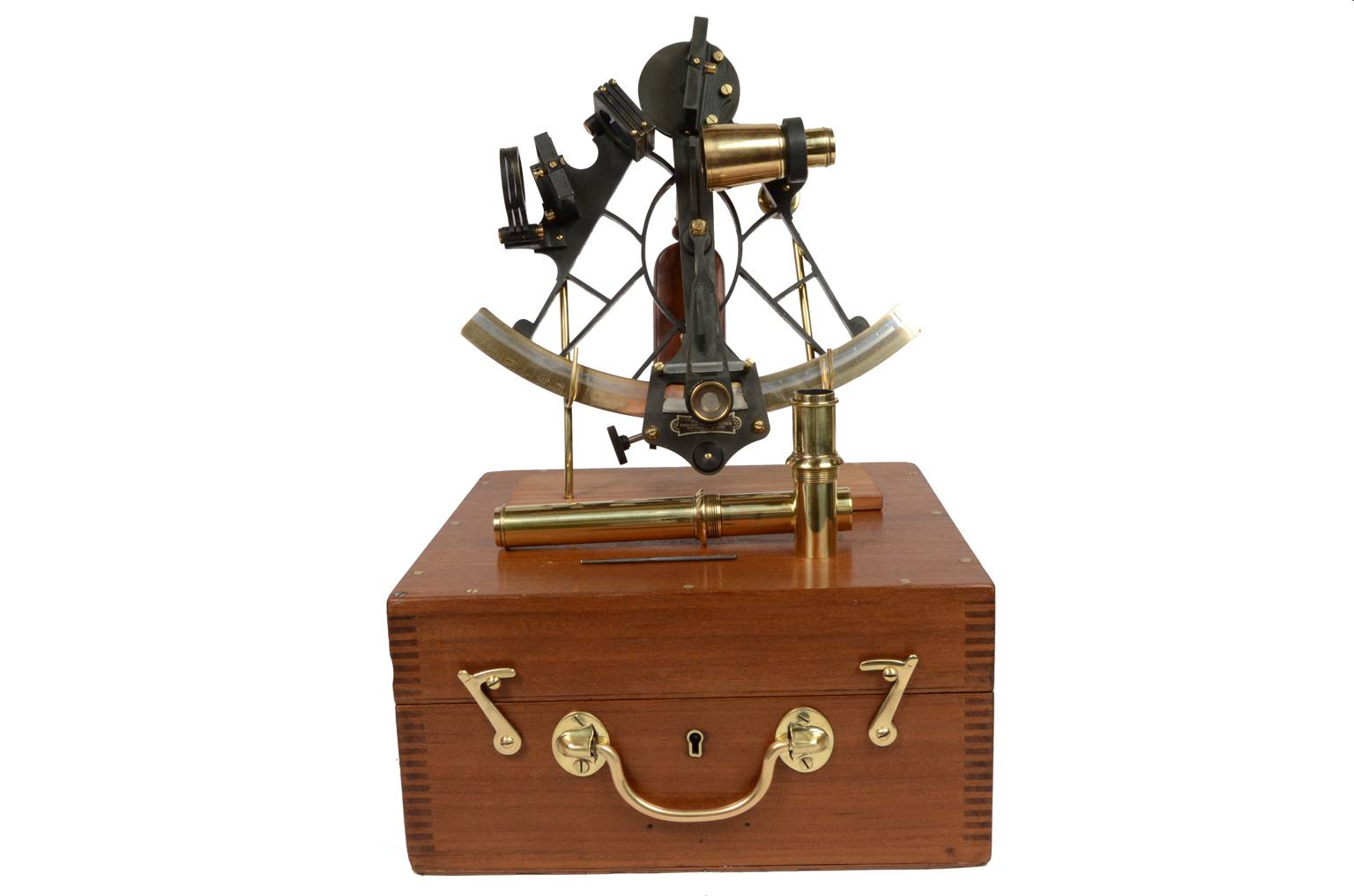 antiques/Code 7006 Antique sextant