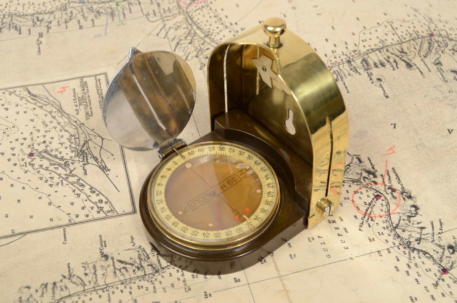 Antique compasses/7047-Magntica Compass