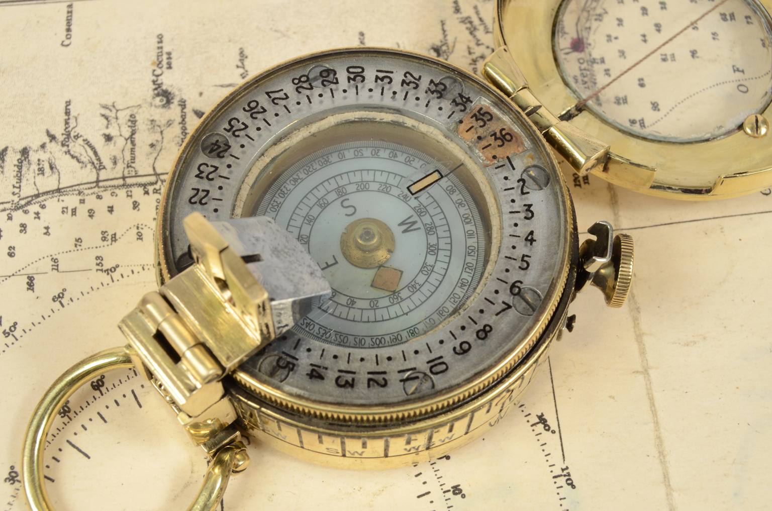 Antique compasses/7059-Compass WWII