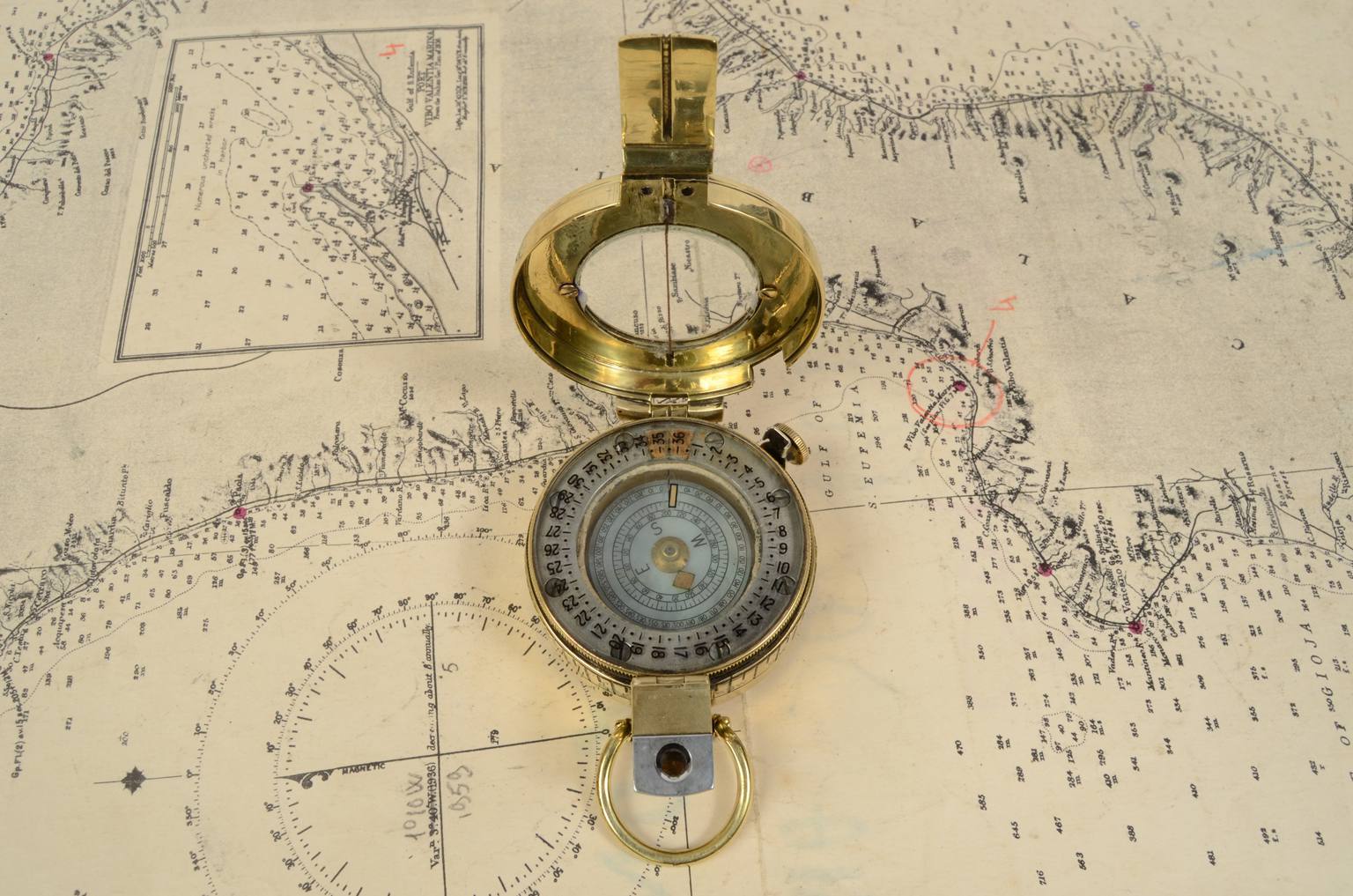 Antique compasses/7059-Compass WWII