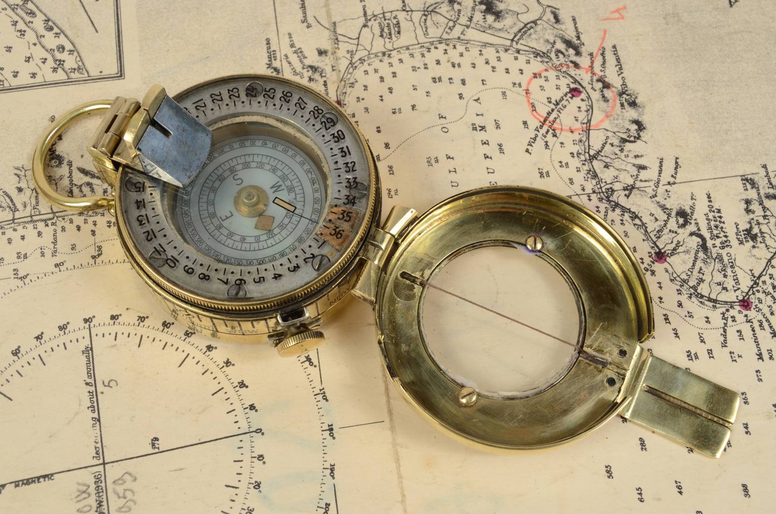 Antique compasses/7059-Compass WWII