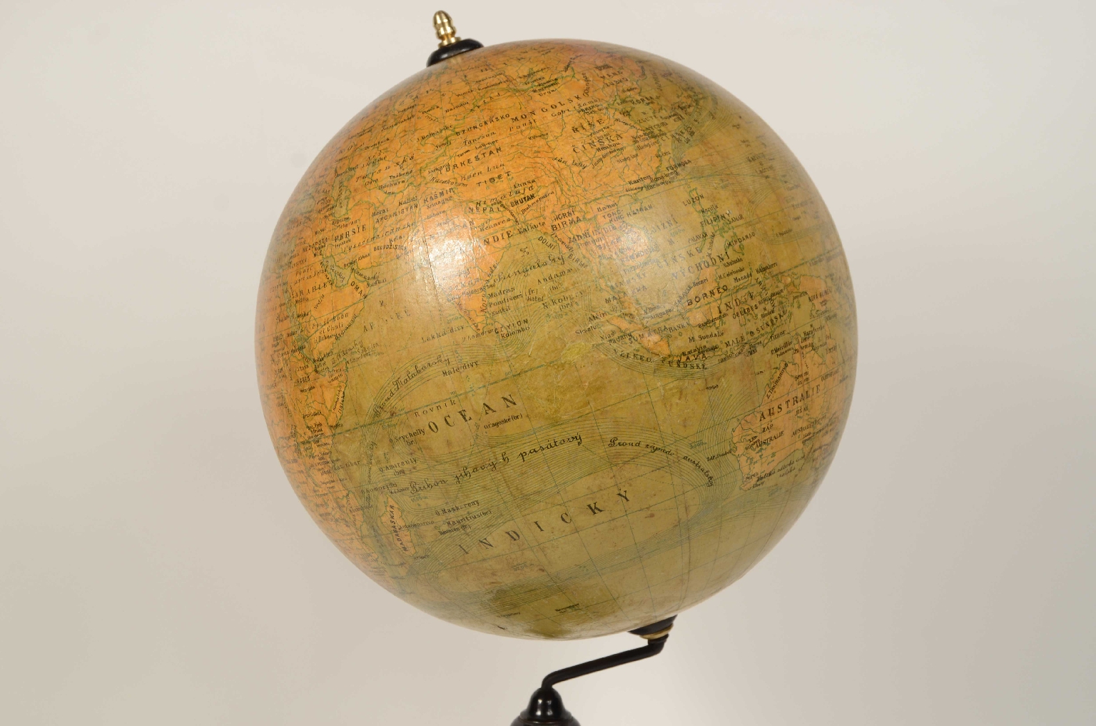 Antique globes-world maps/709-Terrestrial Globe