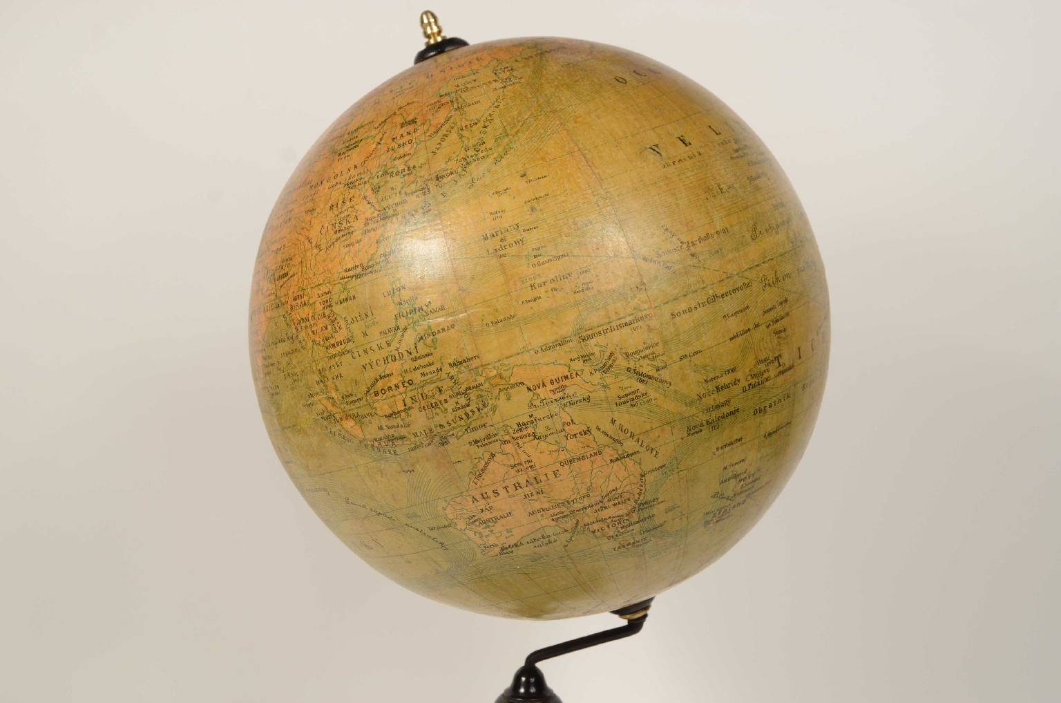 Antique globes-world maps/709-Terrestrial Globe