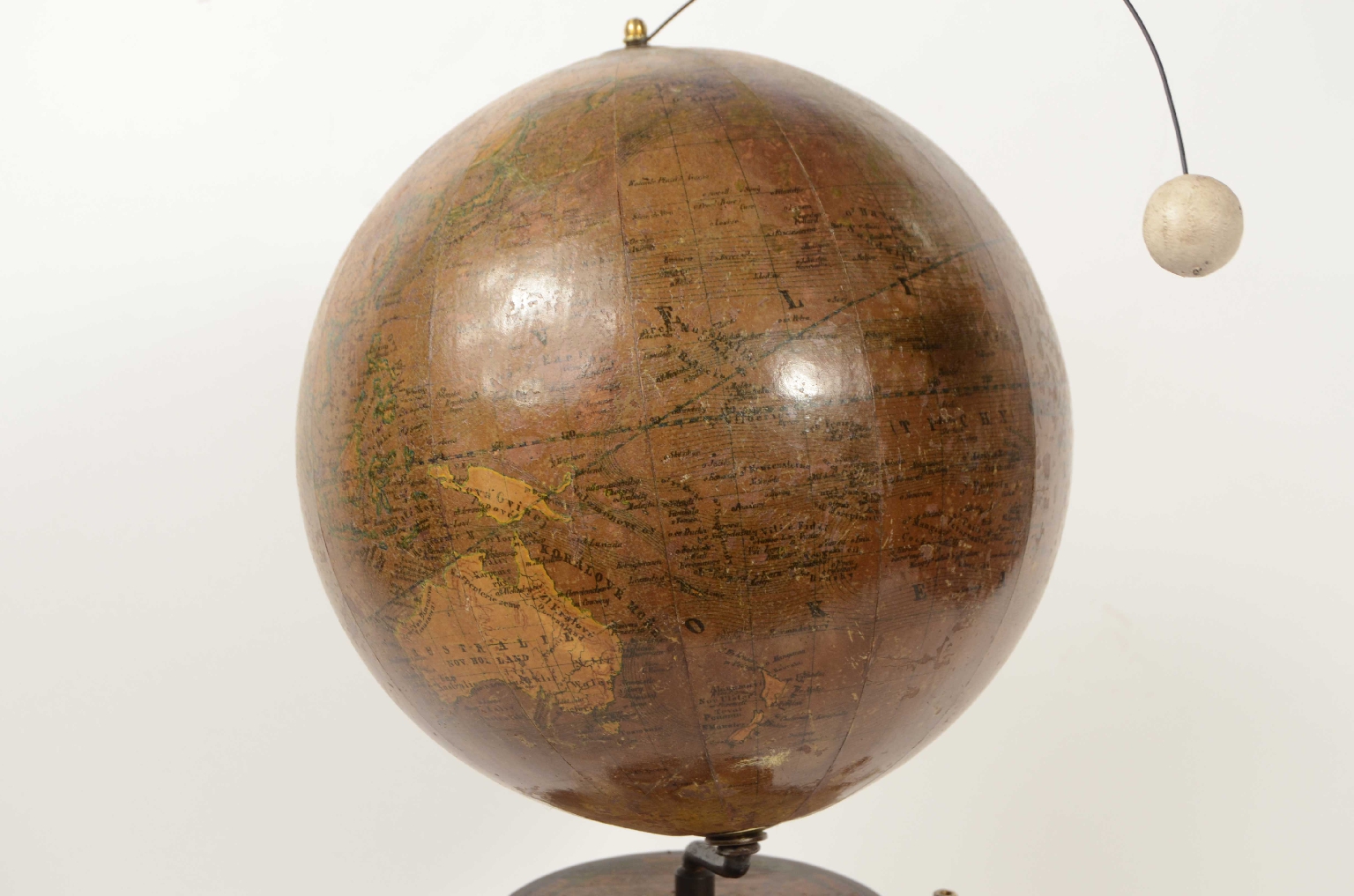 Antique globes-world maps/710-Lunar