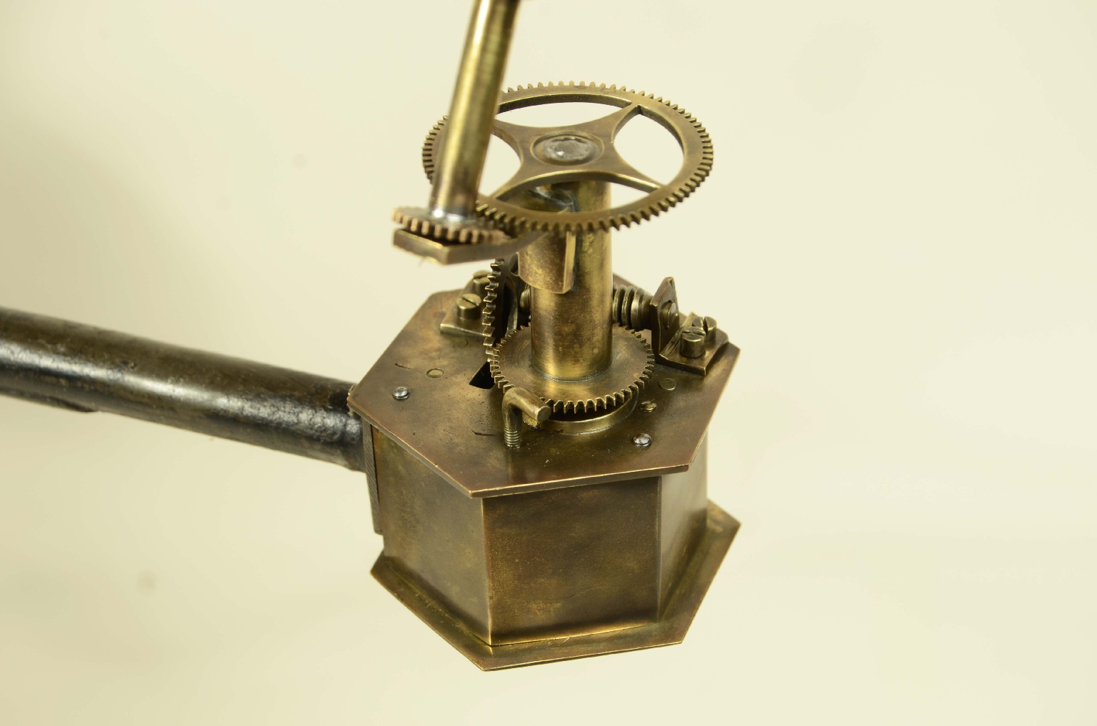 Antique astronomical instruments/711-Mechanical Planetarium