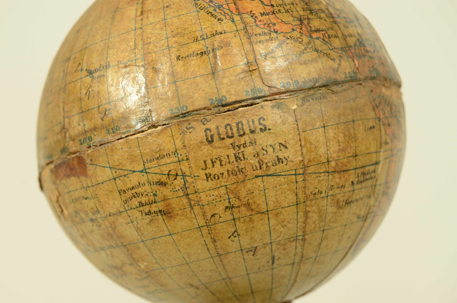 Antique astronomical instruments/711-Mechanical Planetarium