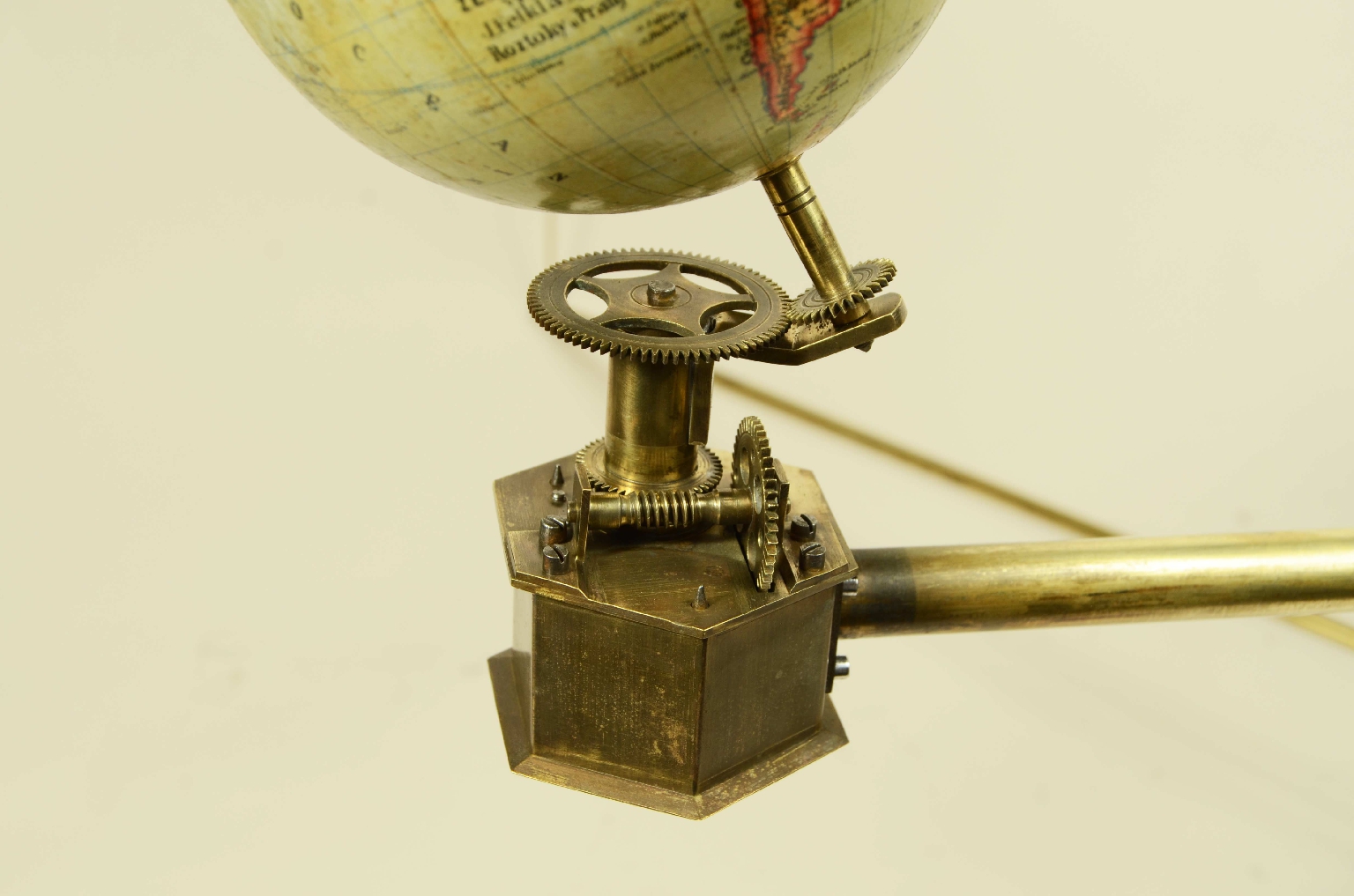 Antique astronomical instruments/712-Mechanical Tellurium