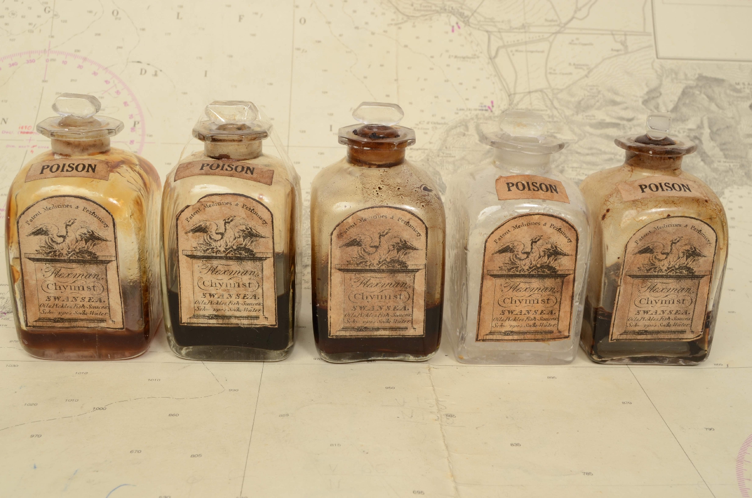 Strumenti medici d'epoca/7136-Farmacia di Bordo