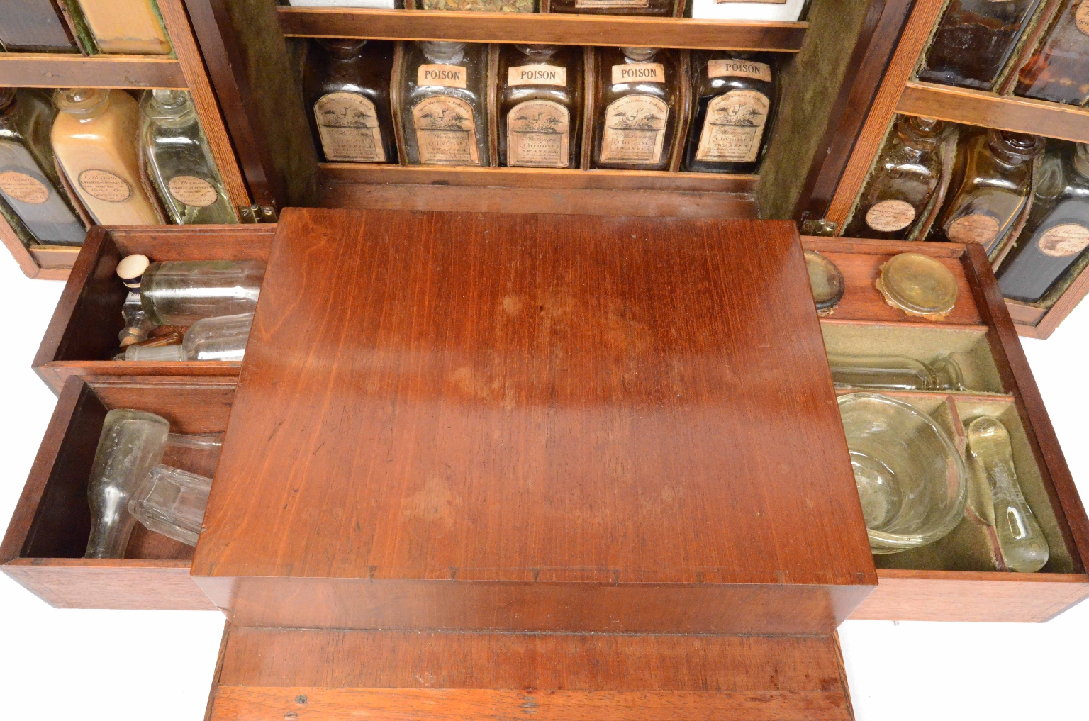 Old medical instruments/7136-Apothecary Cabinet