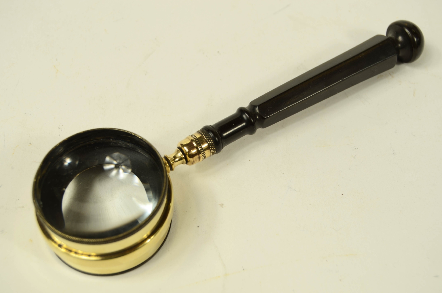 Peculiarity/715-Magnifying Glass