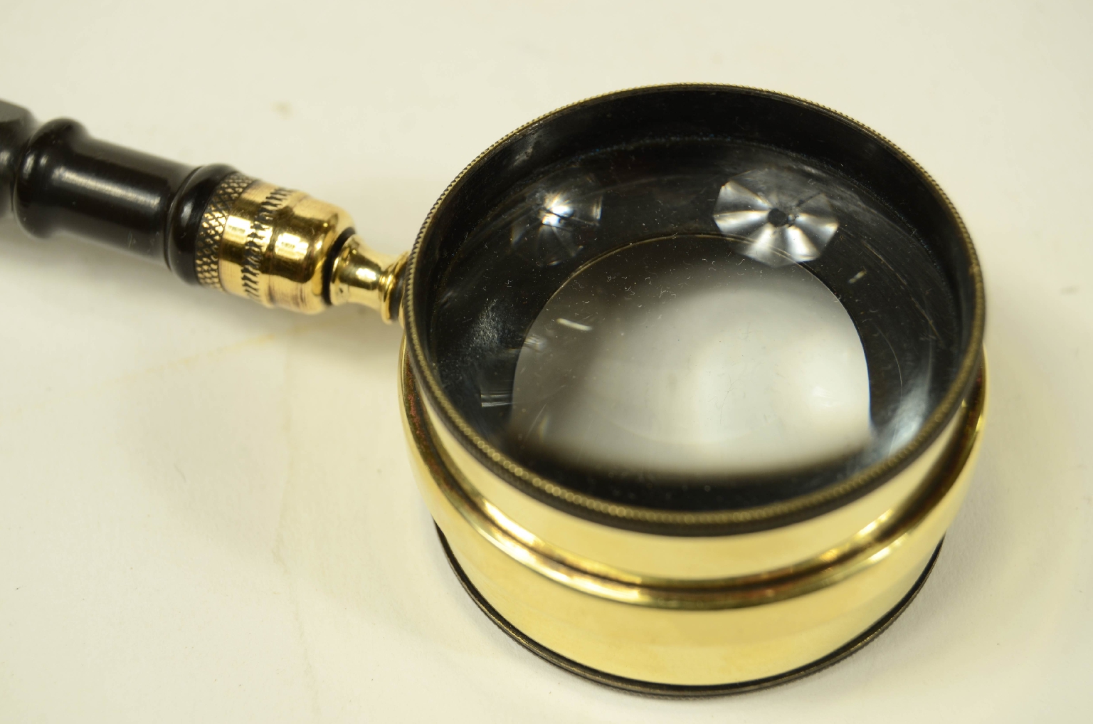 Peculiarity/715-Magnifying Glass