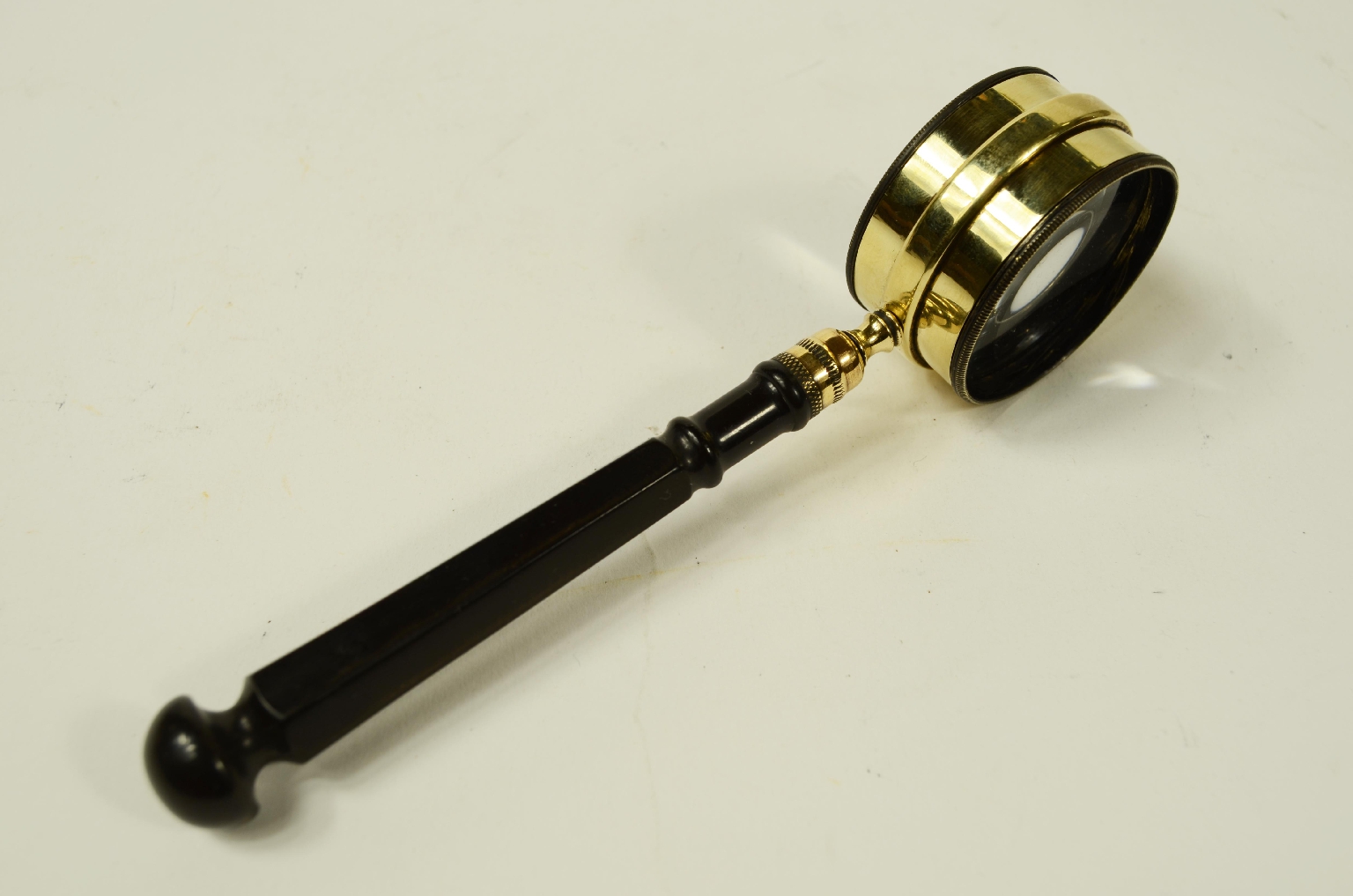 Peculiarity/715-Magnifying Glass