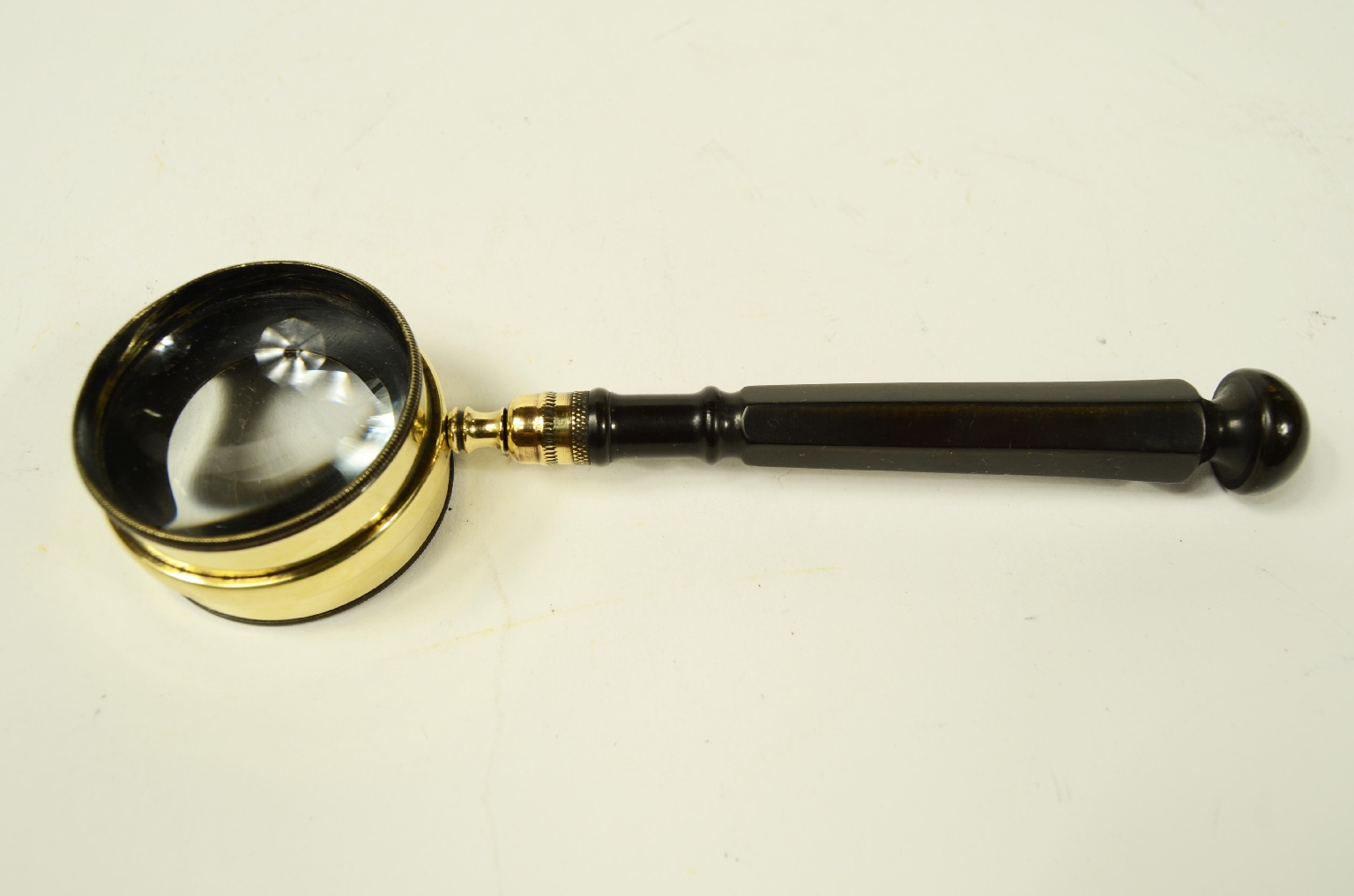 Peculiarity/715-Magnifying Glass