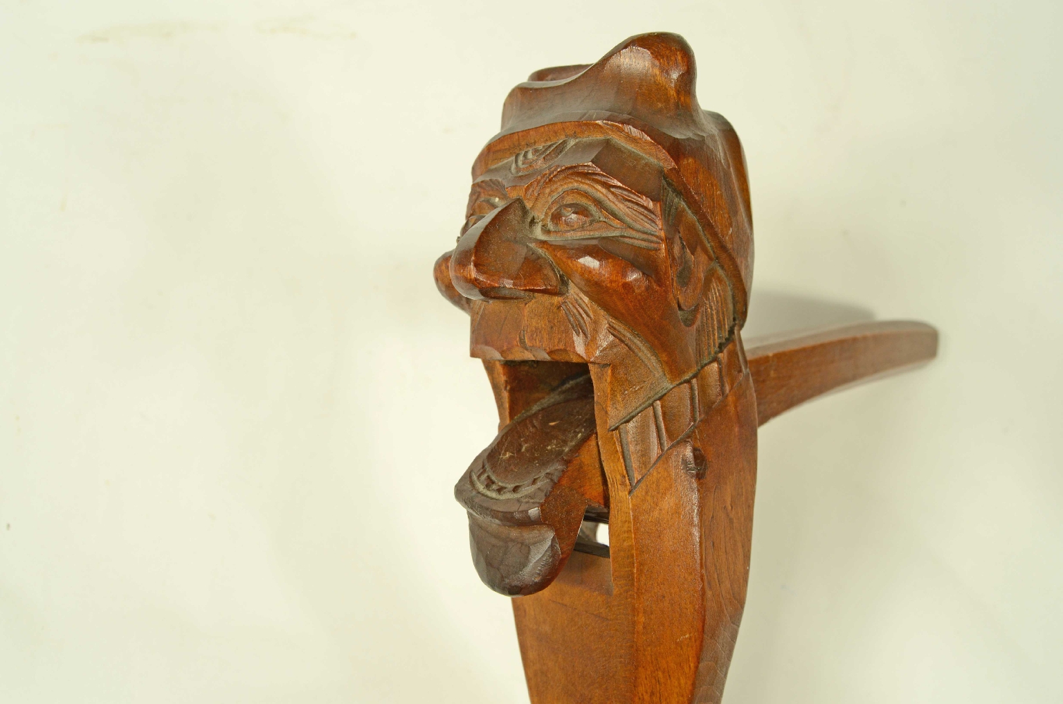 Peculiarity/716-Nutcracker