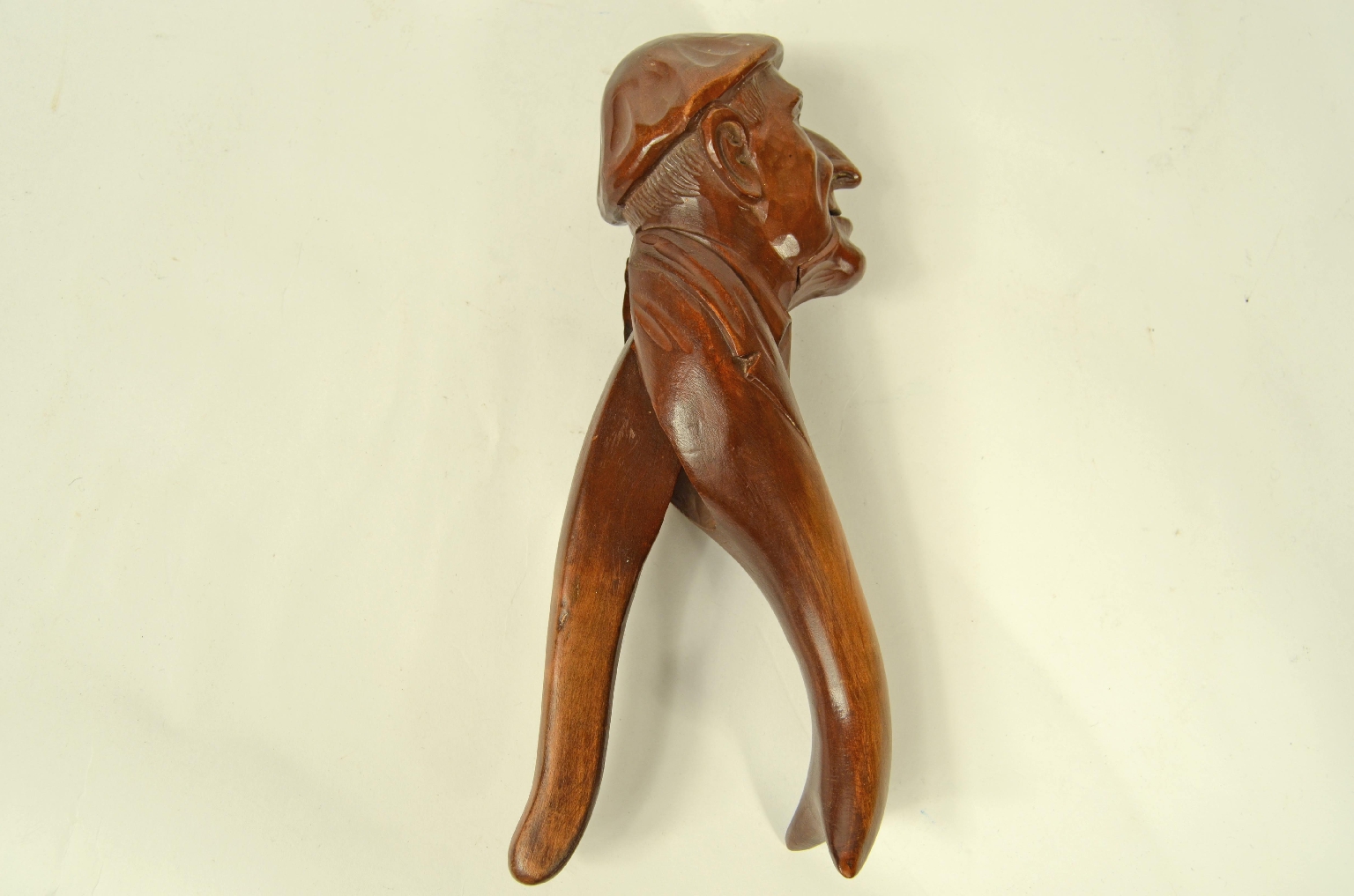 Peculiarity/717-Nutcracker