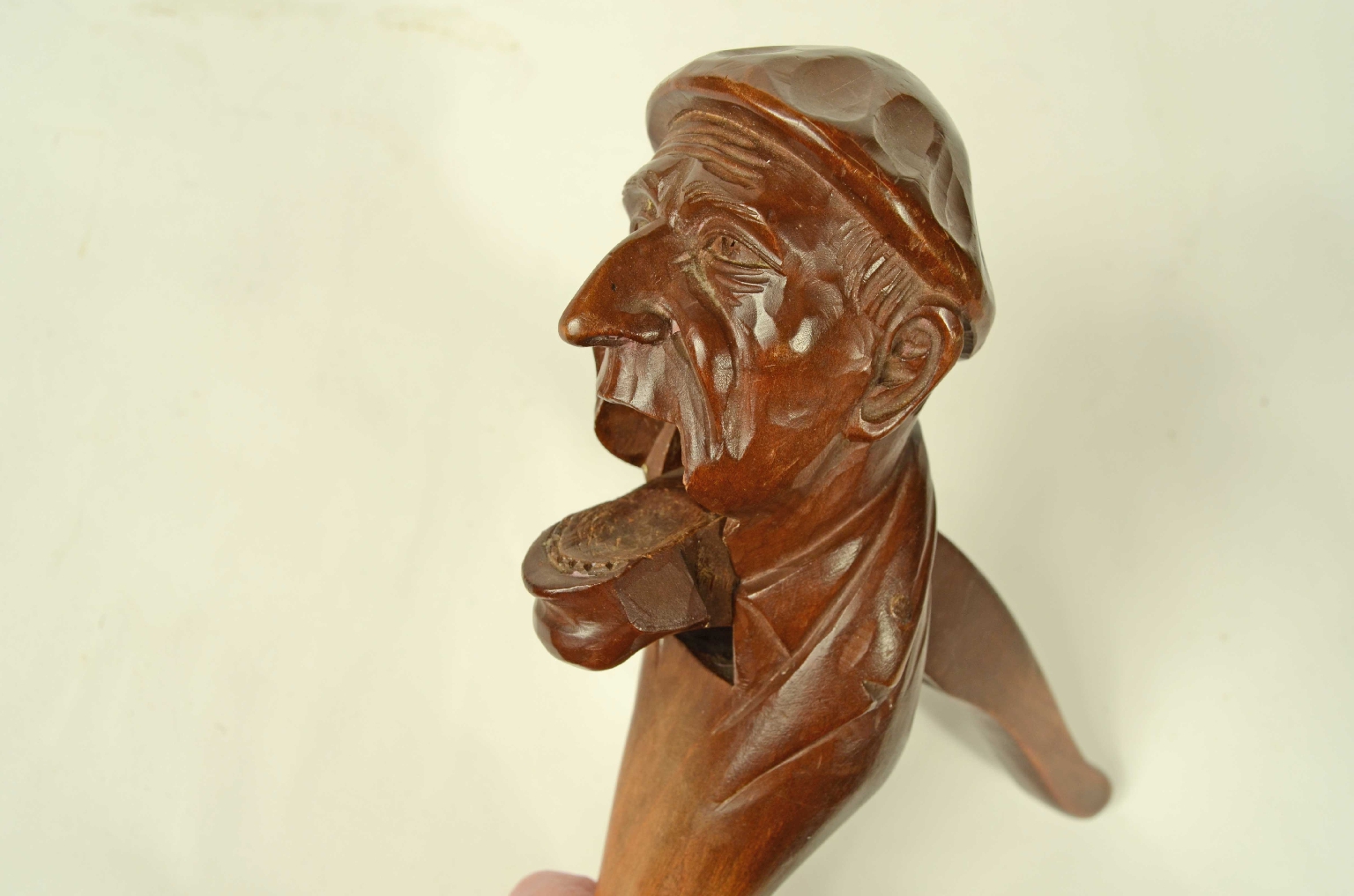 Peculiarity/717-Nutcracker