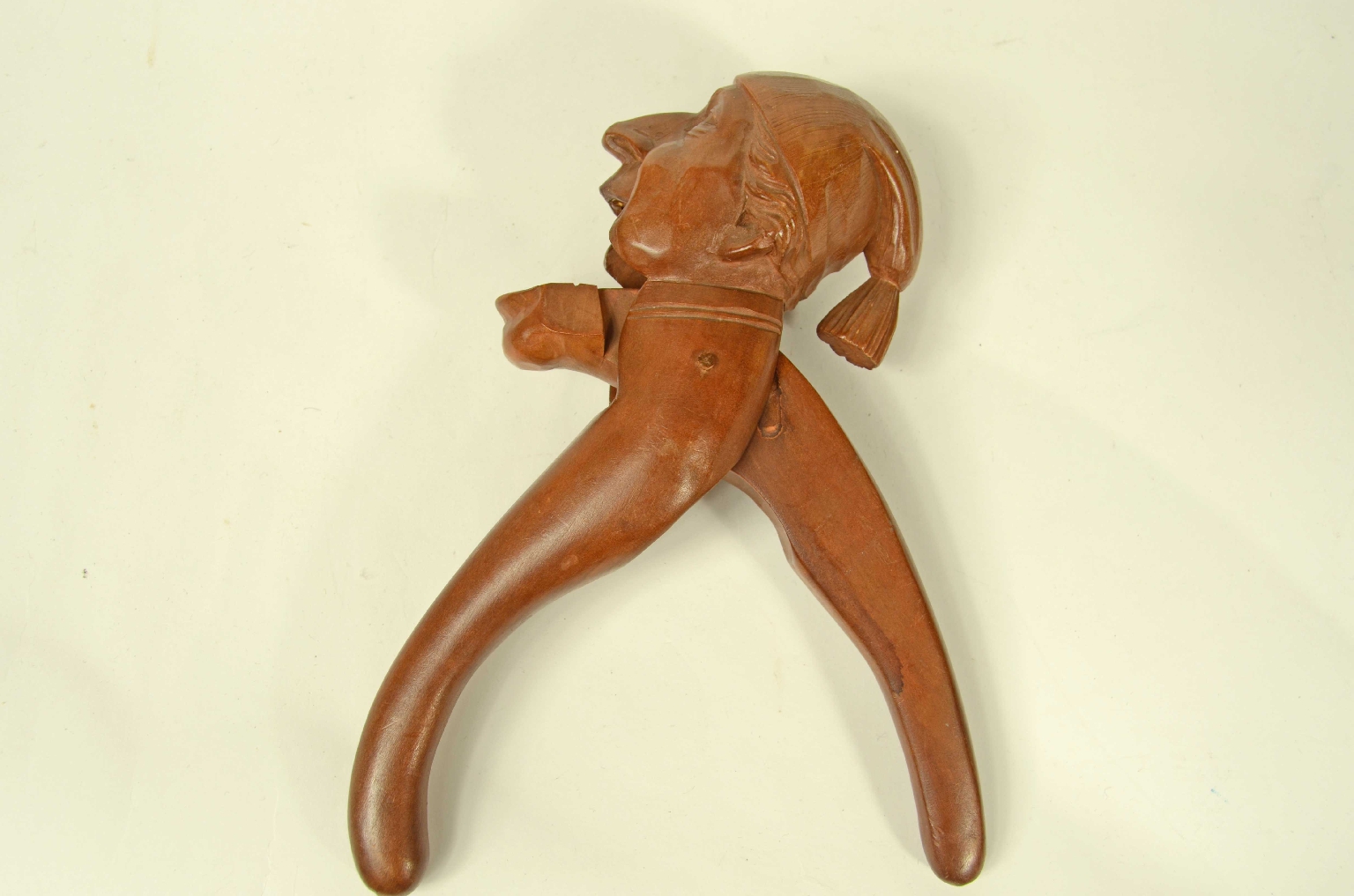 Peculiarity/719-Nutcracker