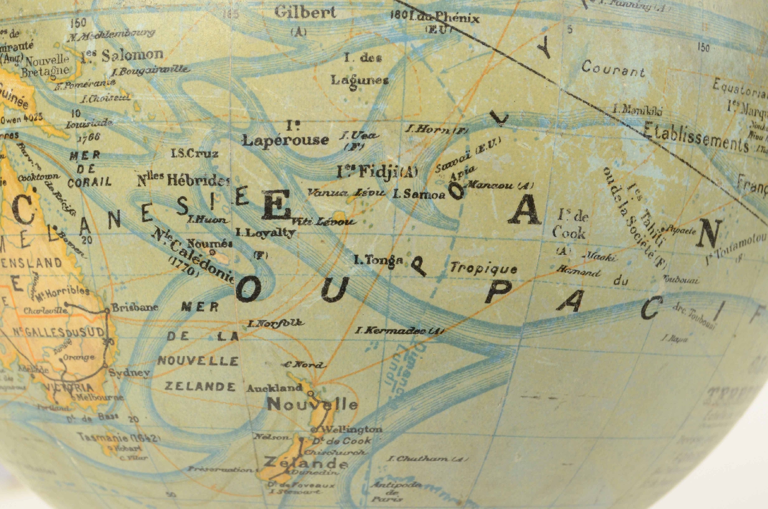 Antique globes-world maps/7219e-Terrestrial Globe