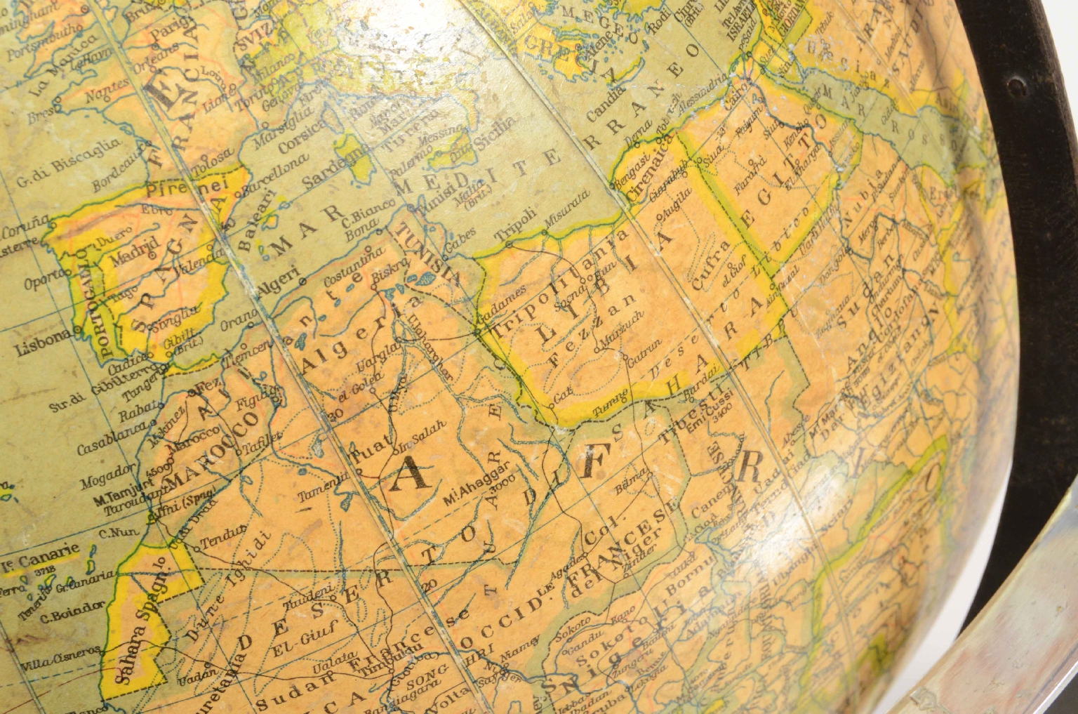 Antique astronomical instruments/7391-Tellurium and Globe