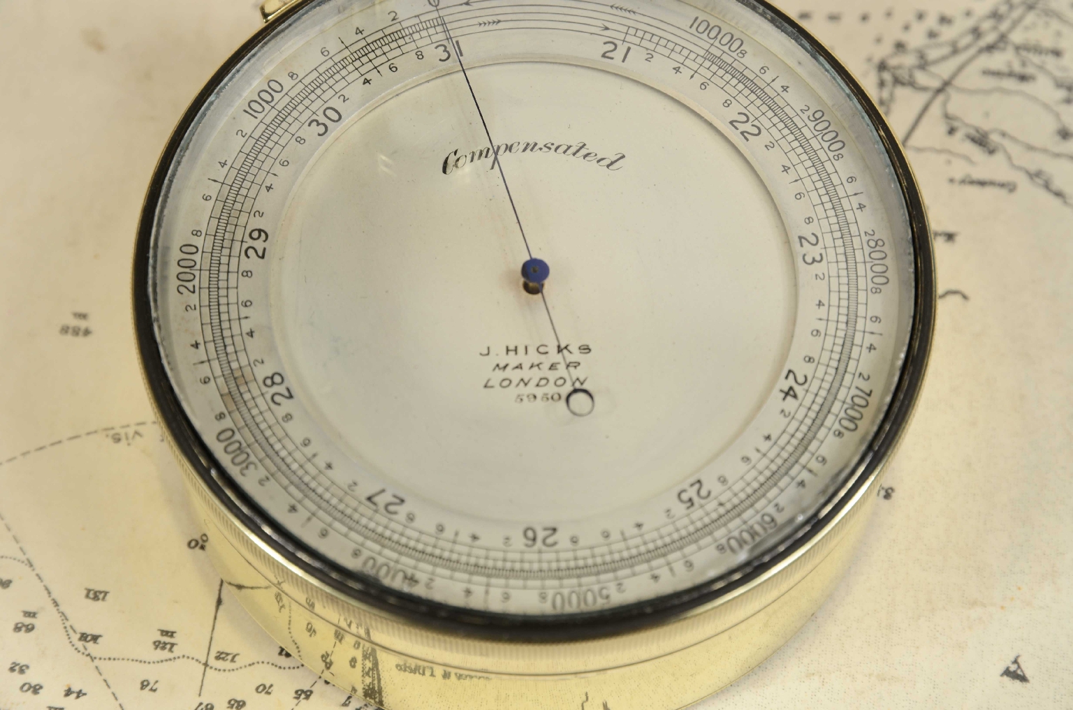 Antique measuring instruments/7658-Barometric Altimeter