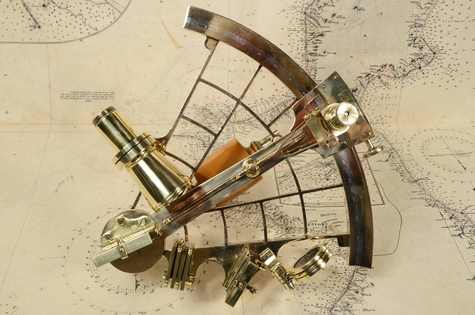 Nautical antiques/7699a-Antique Sextant