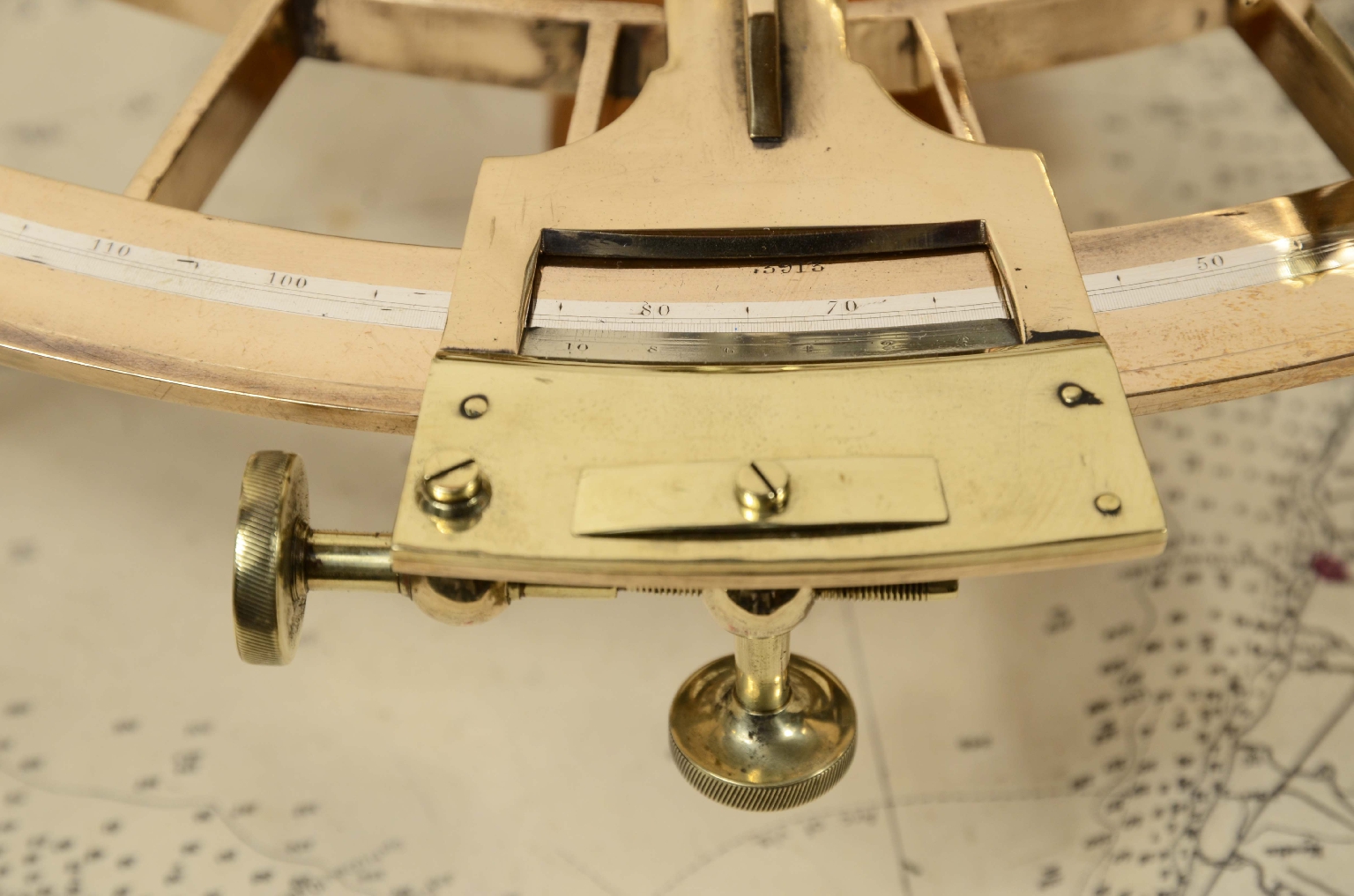 Nautical antiques/7699a-Antique Sextant