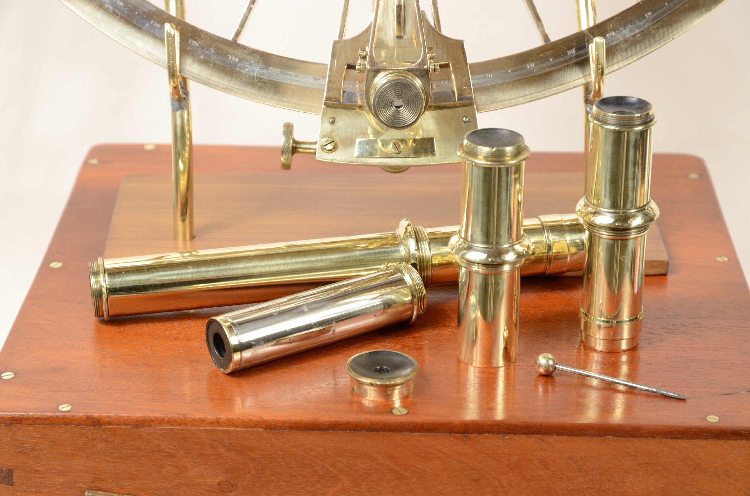 Nautical antiques/7699a-Antique Sextant