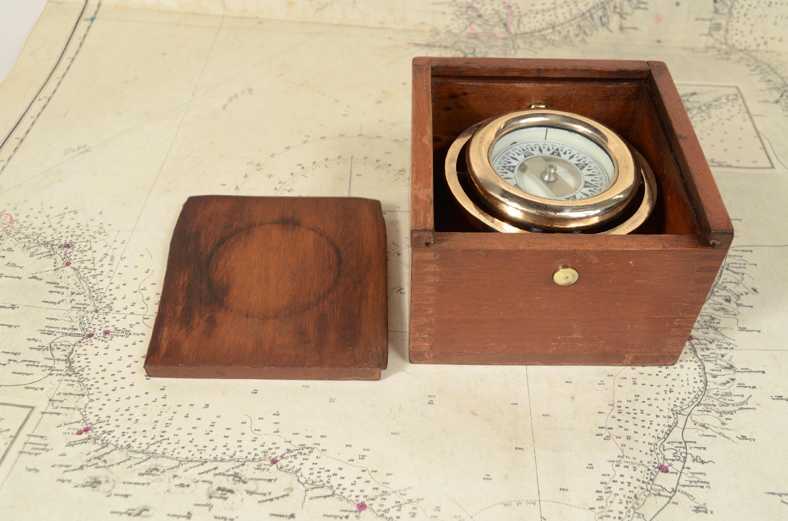 Antique compasses/7860-Nautical Compass