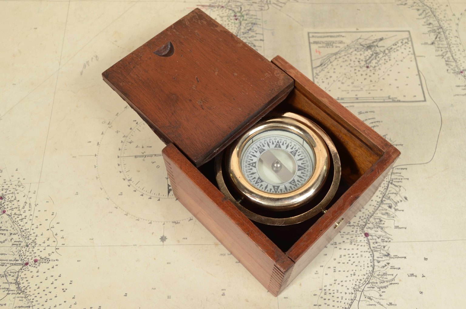 Antique compasses/7860-Nautical Compass