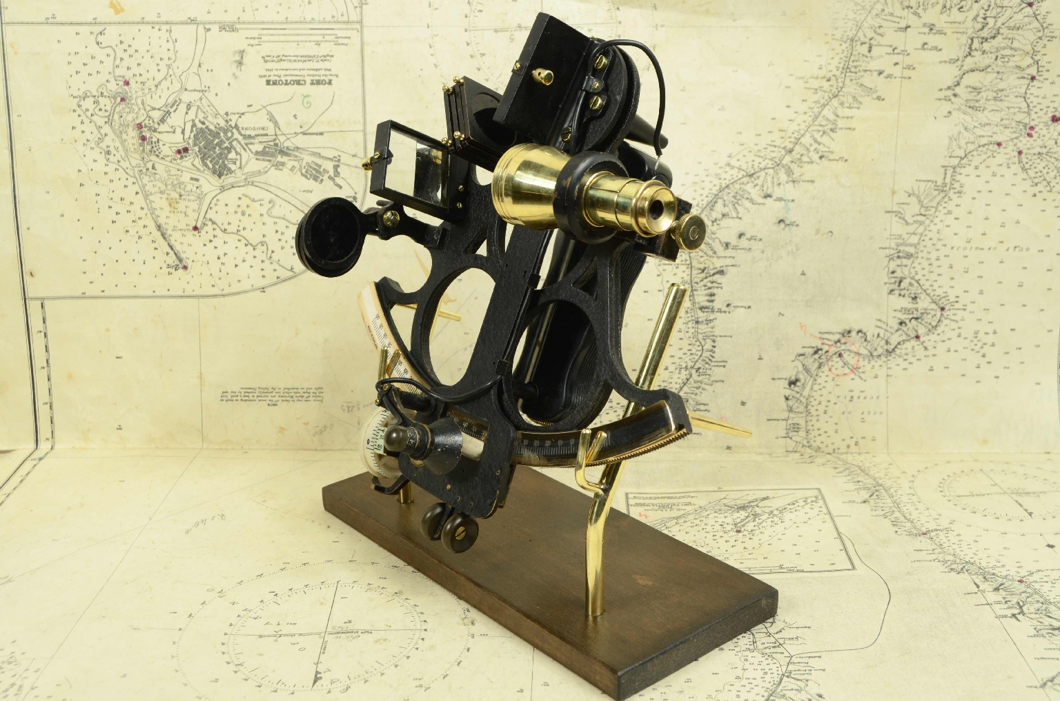 Nautical antiques/7869-Antique Sextant