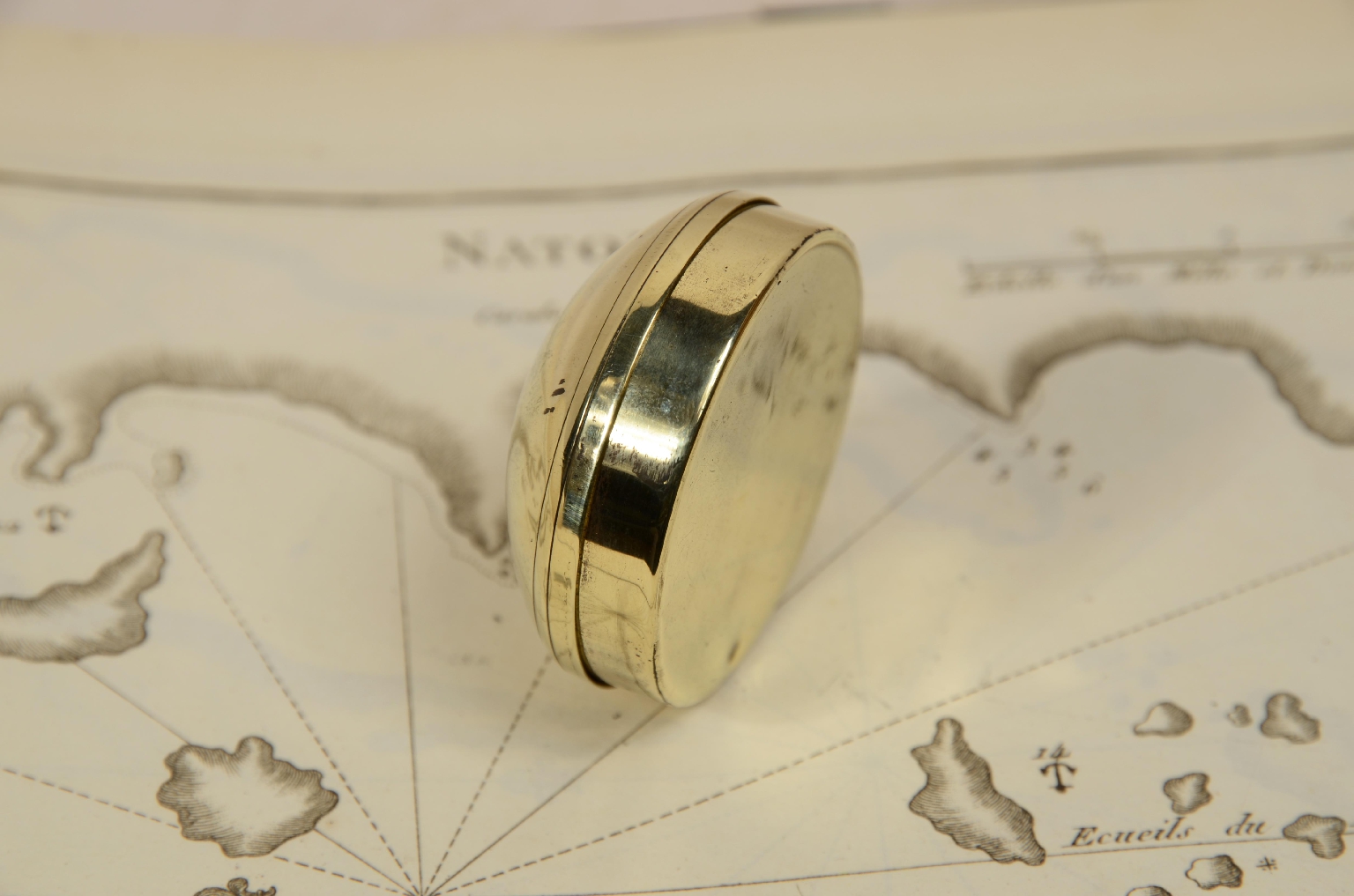 Antique compasses/7927-Compass and Sundial 