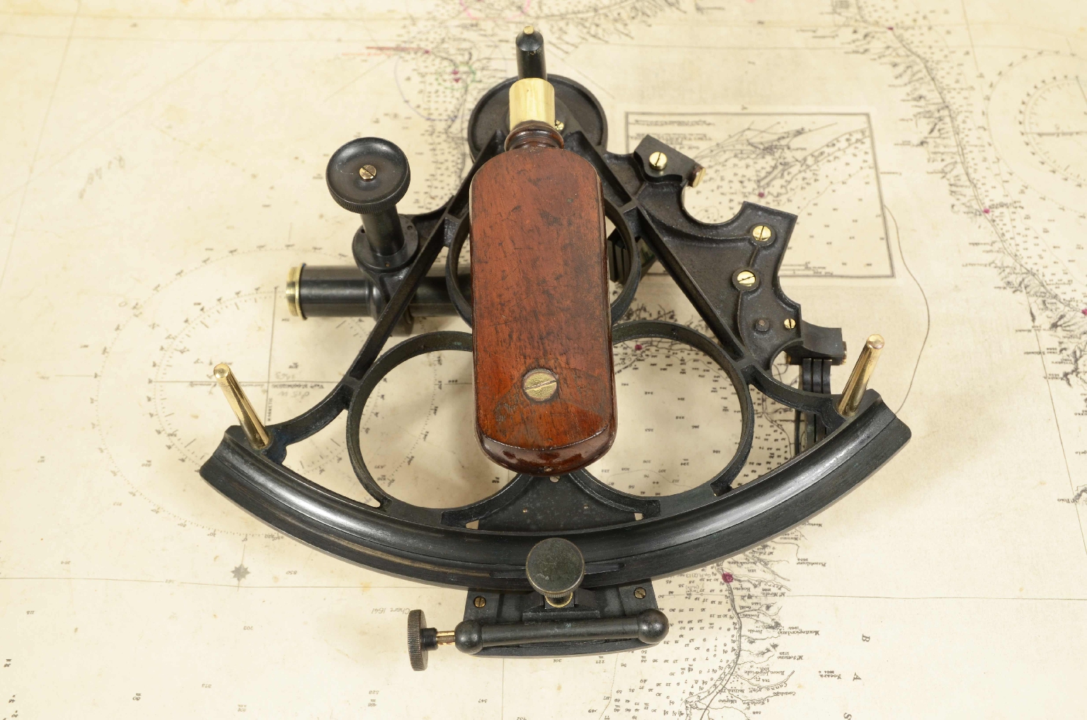 Nautical antiques/7932-Antique Sextant