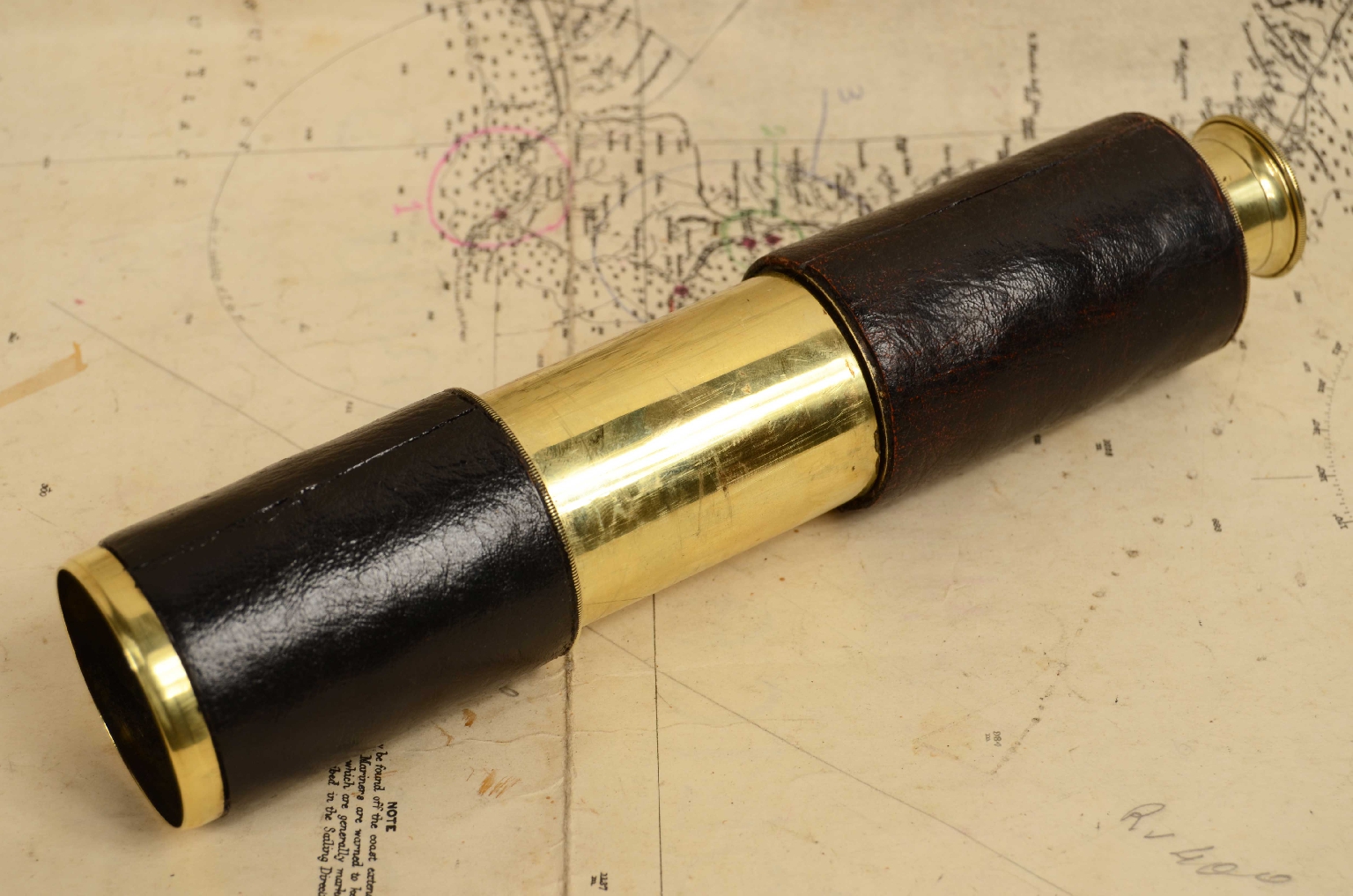 Nautical antiques/8005-Antique Telescope