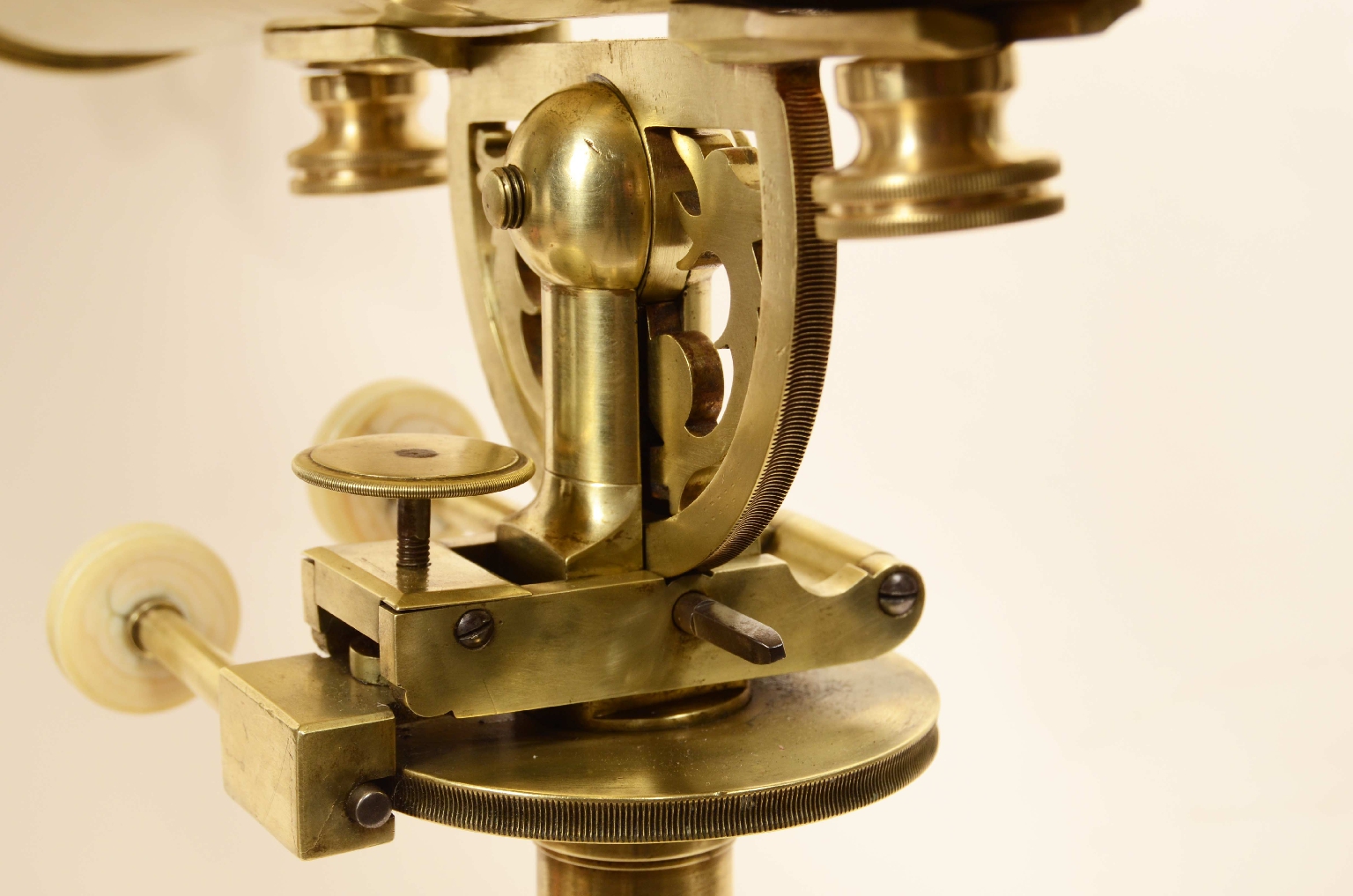 Antique astronomical instruments/8007-Refractor Telescope