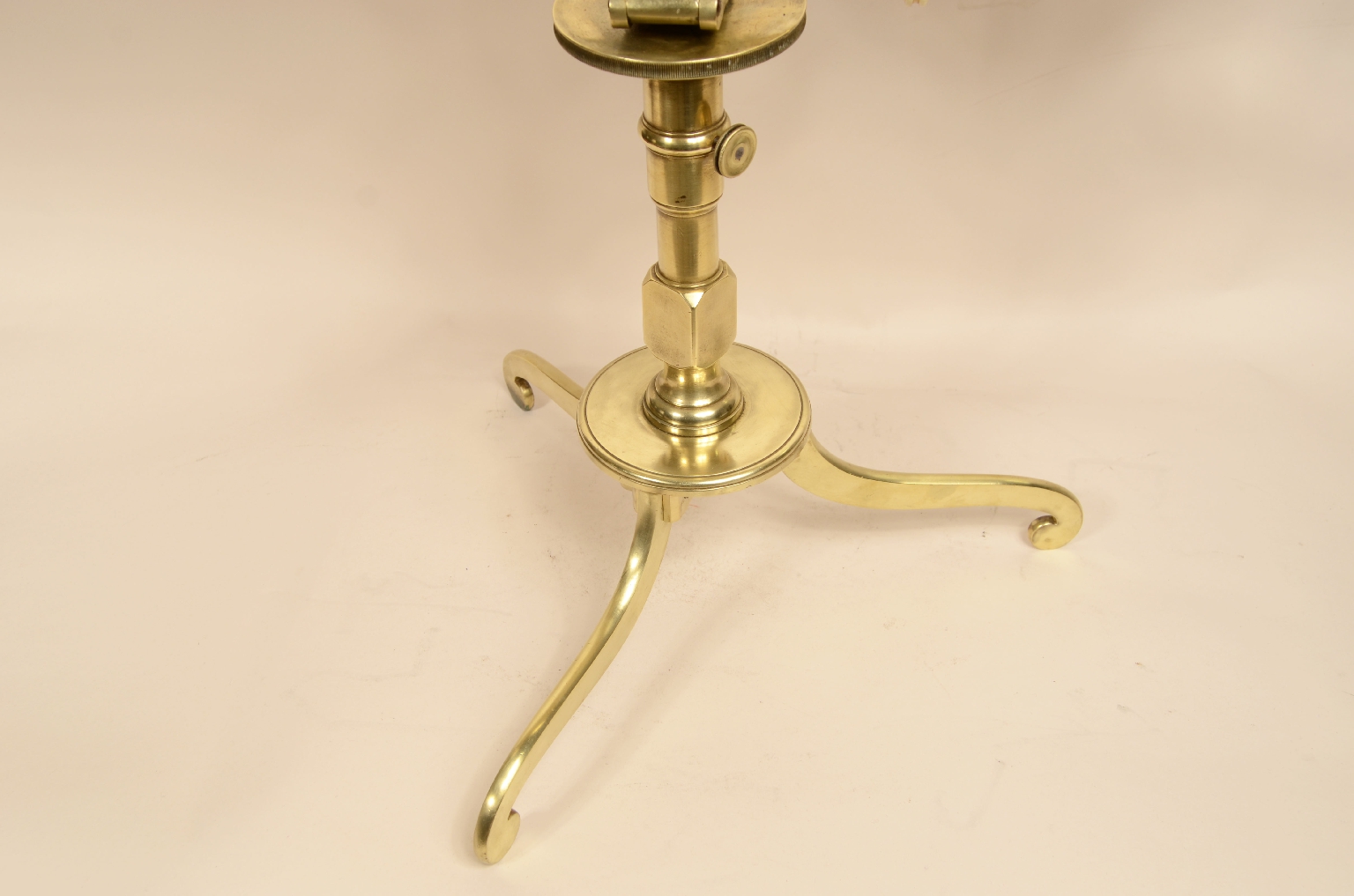 Antique astronomical instruments/8007-Refractor Telescope