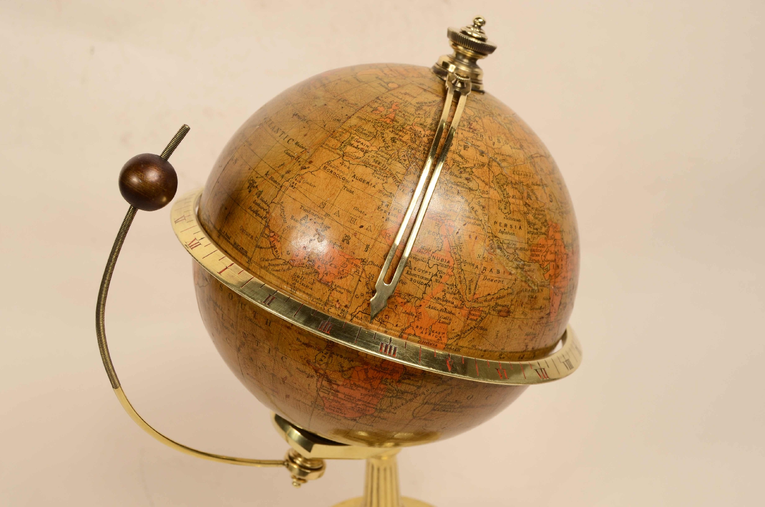 Globi-mappamondi antichi/8029-Globo con orologio