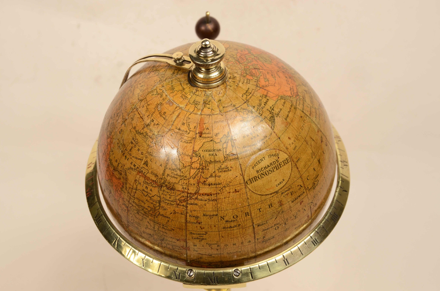 Antique globes-world maps/8029-Globe with Clock