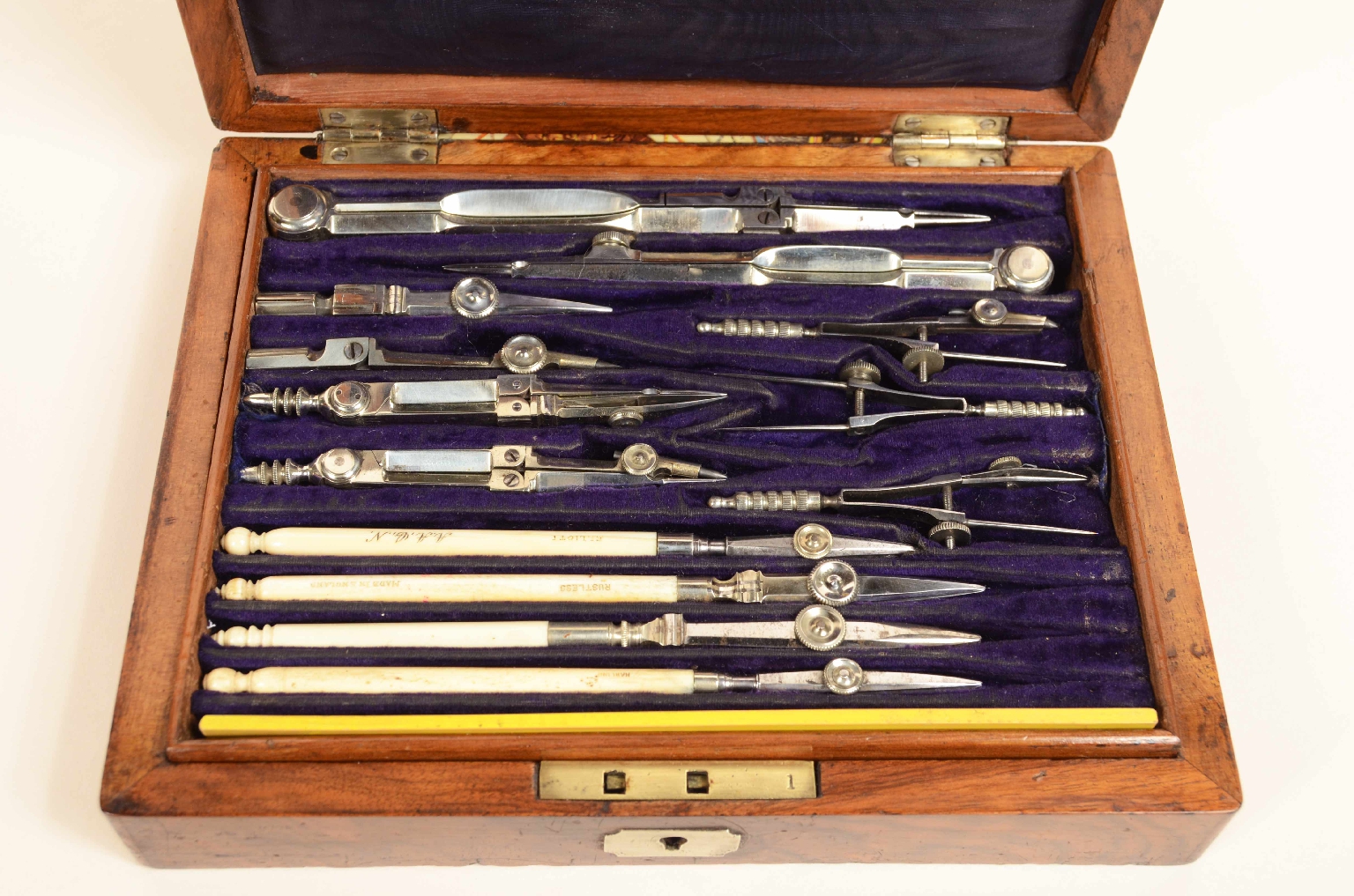 Antique measuring instruments/8031-Box of Compasses