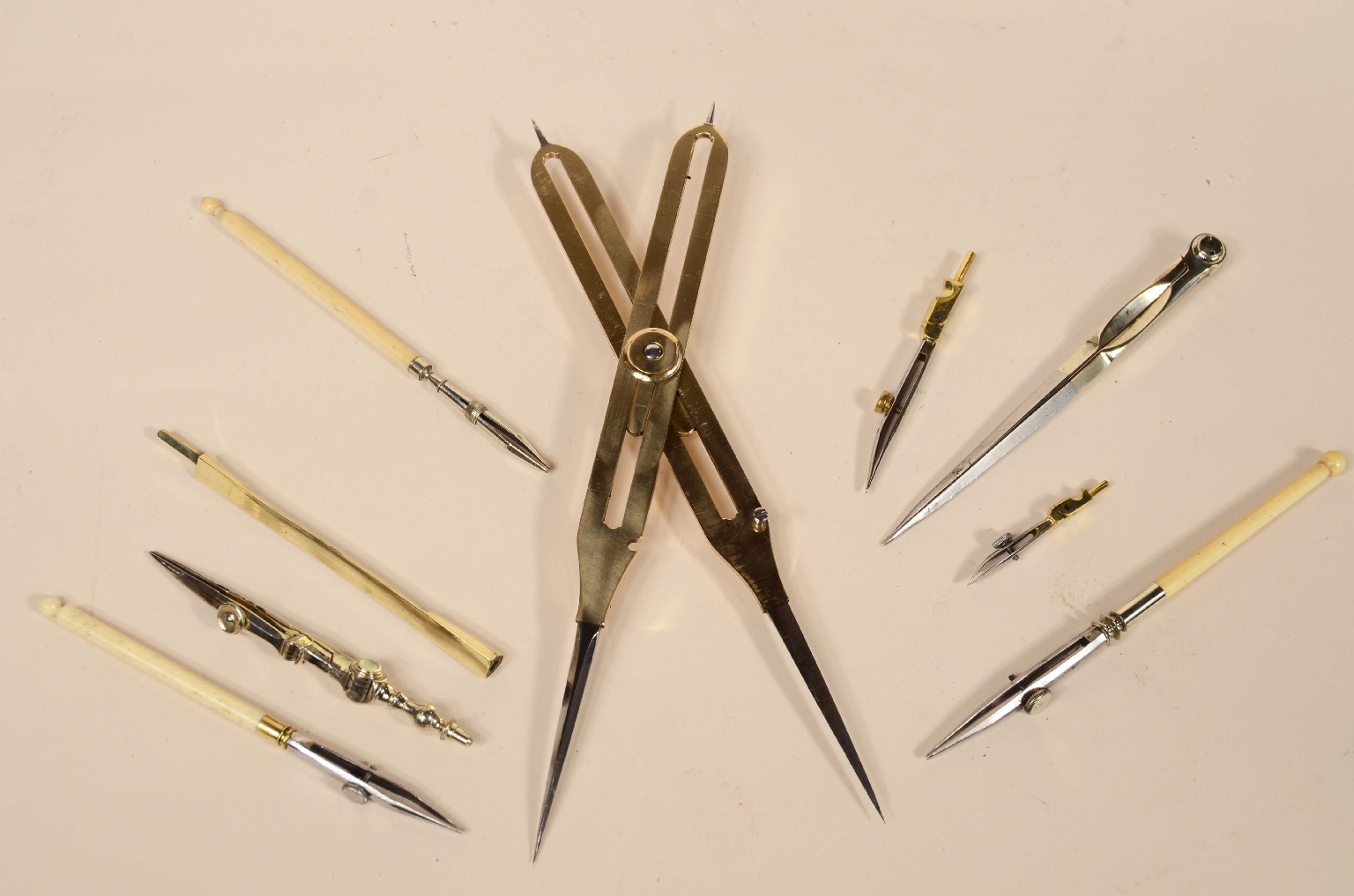 Strumenti di misura antichi/8031a-Scatola Compassi