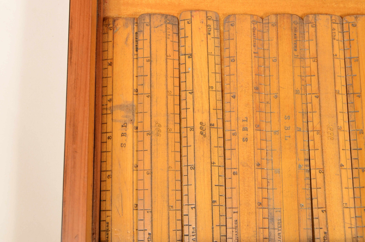 Strumenti di misura antichi/8031a-Scatola Compassi