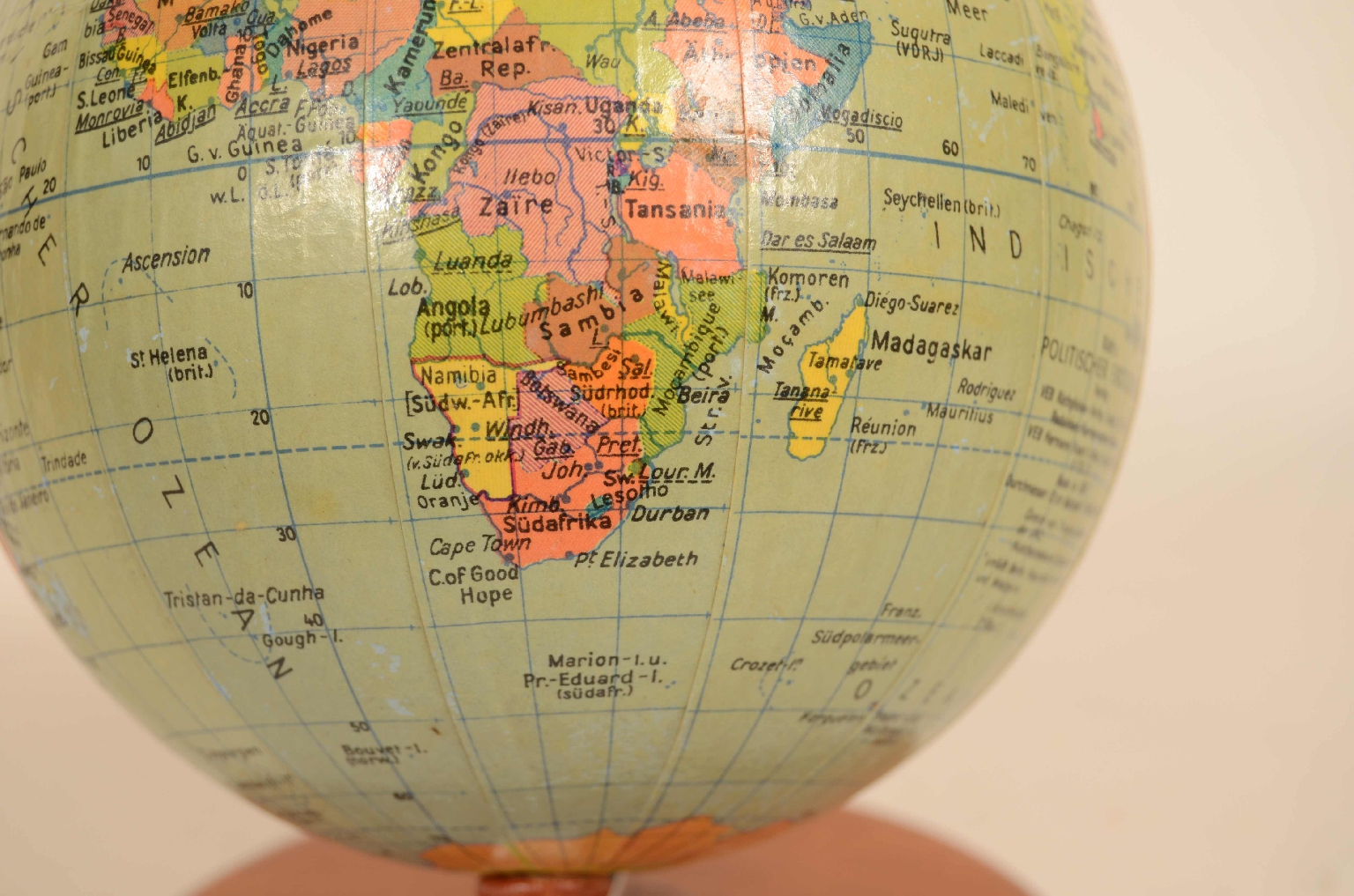 Antique globes-world maps/8032-Small Terrestrial Globe